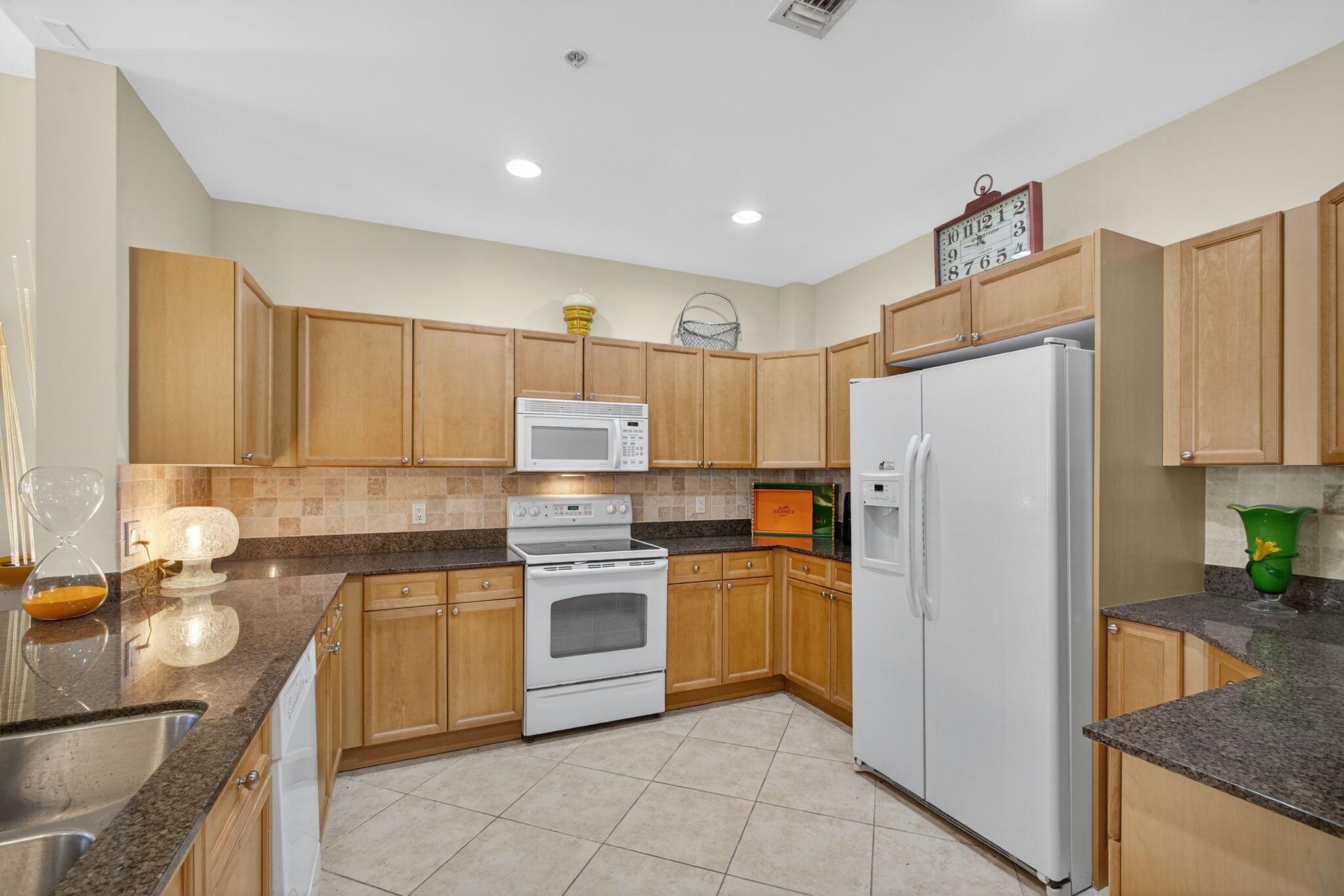 3940 N Flagler Drive 403