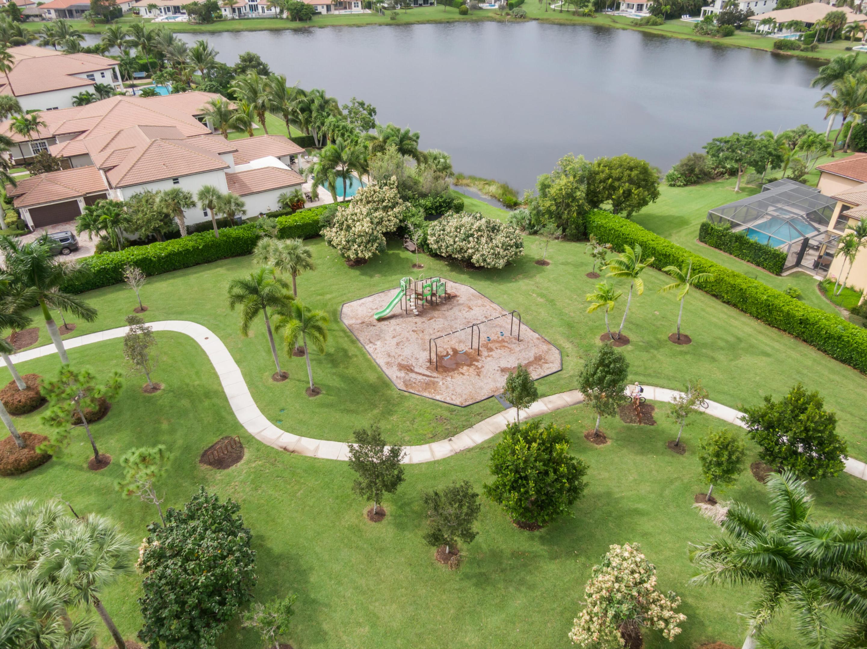 301 Rudder Cay Way