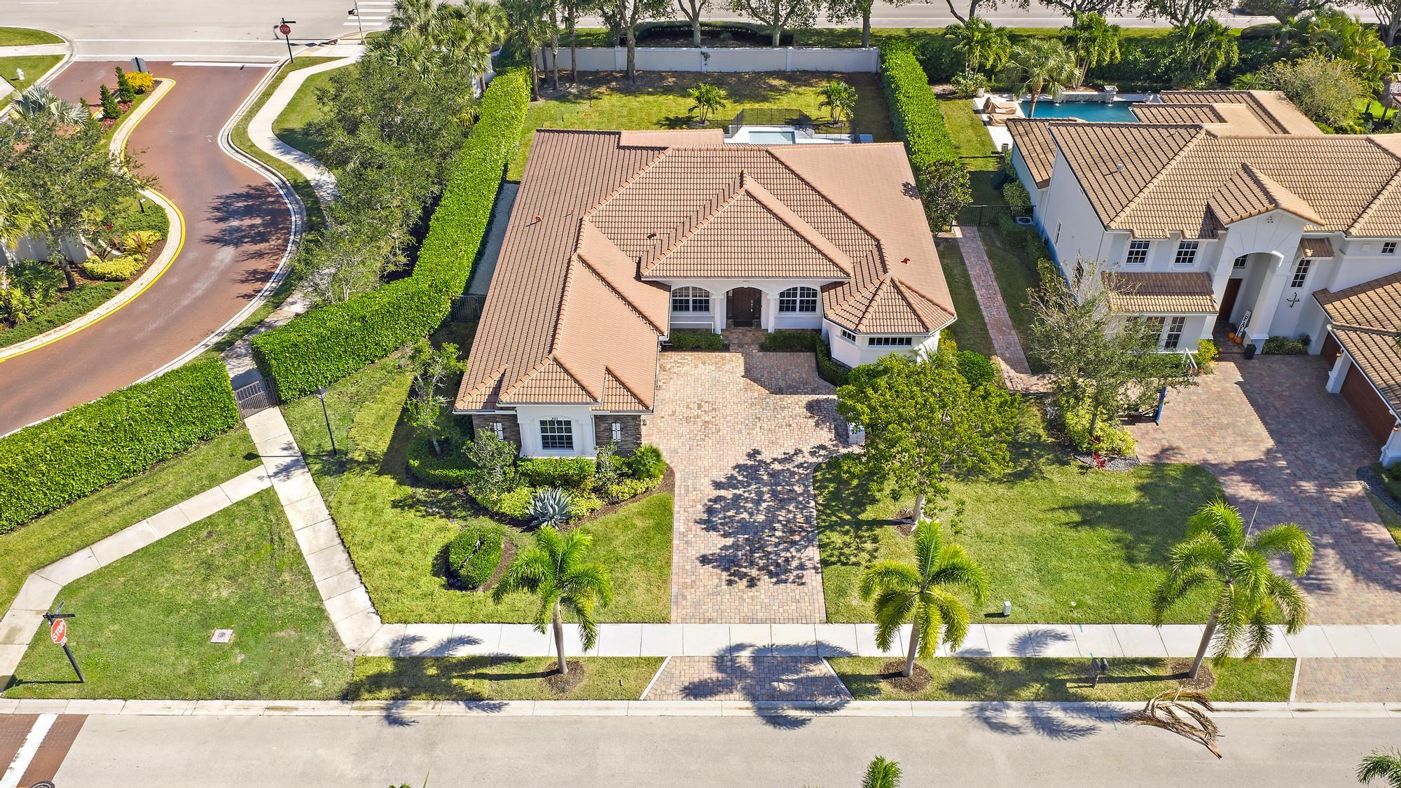 301 Rudder Cay Way