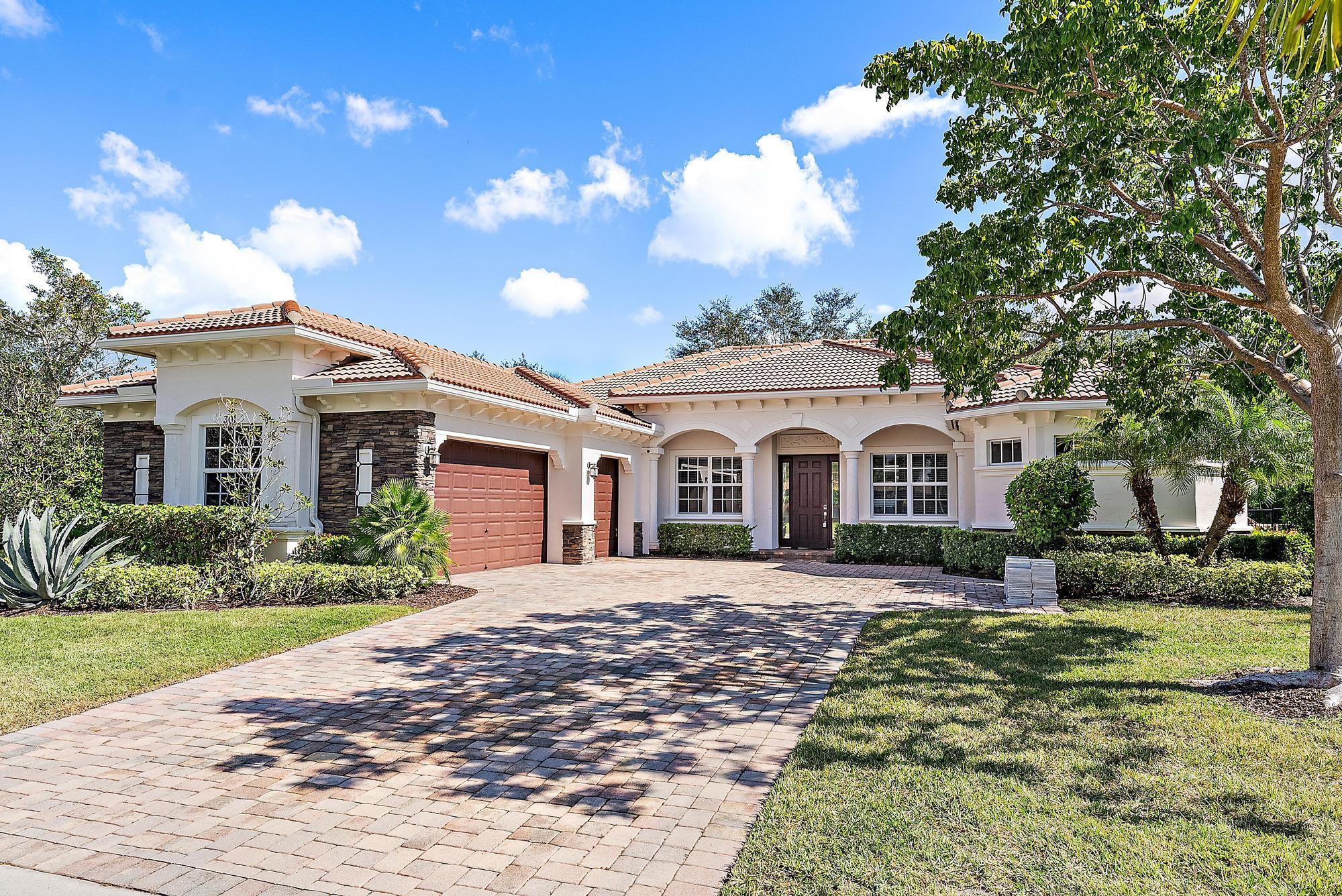 301 Rudder Cay Way