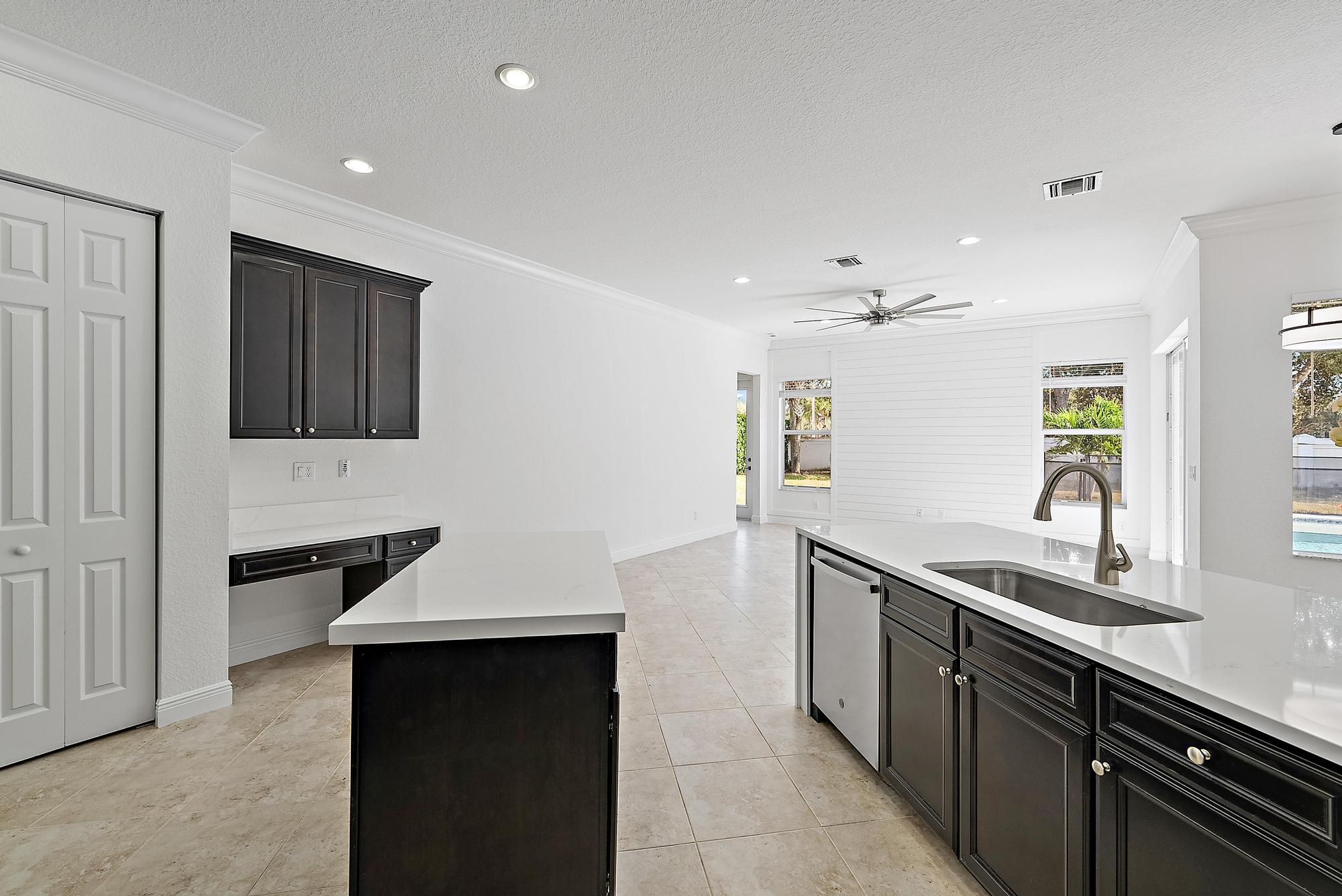 301 Rudder Cay Way