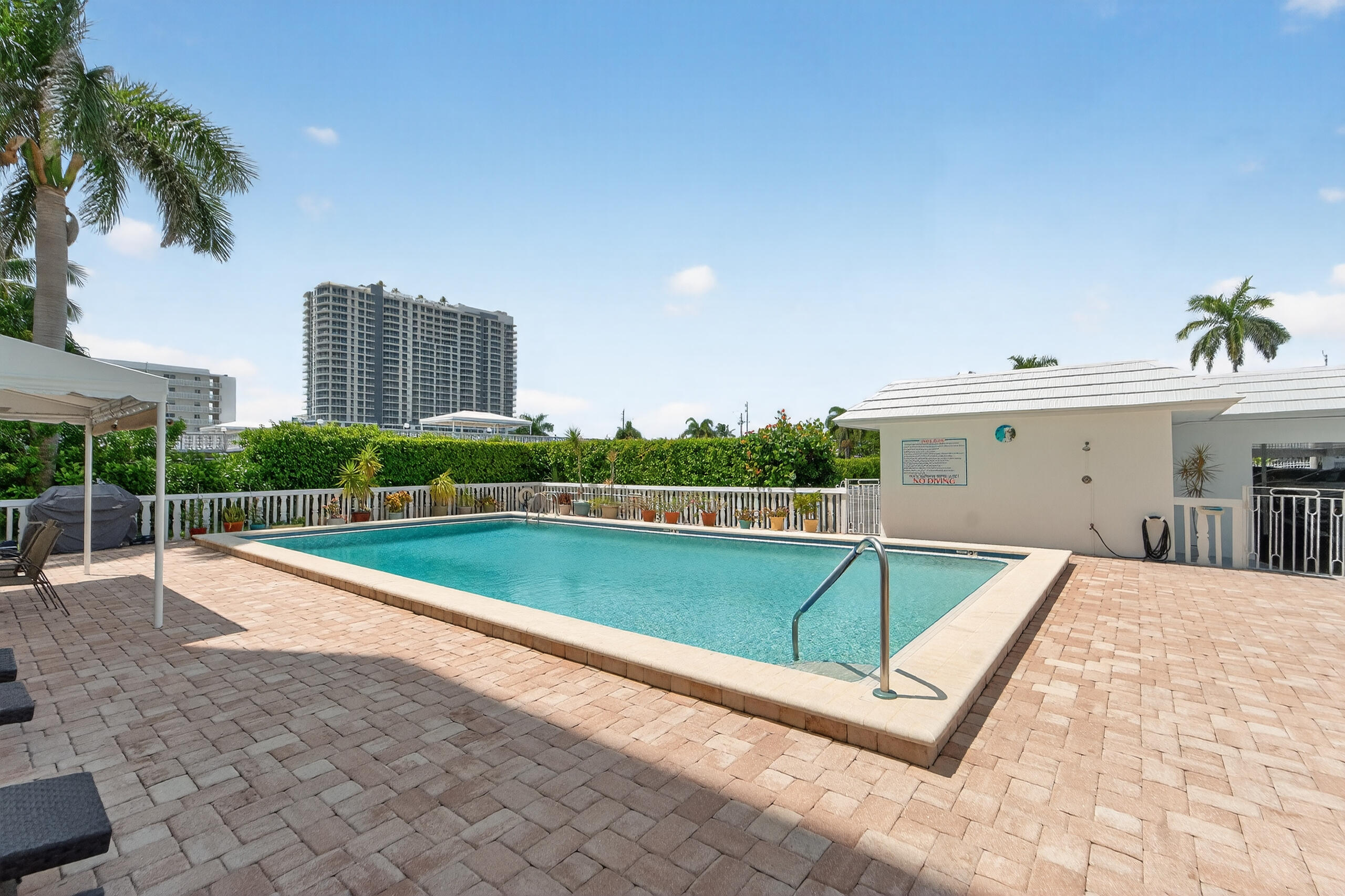 501 Lake Shore 503 Drive 503