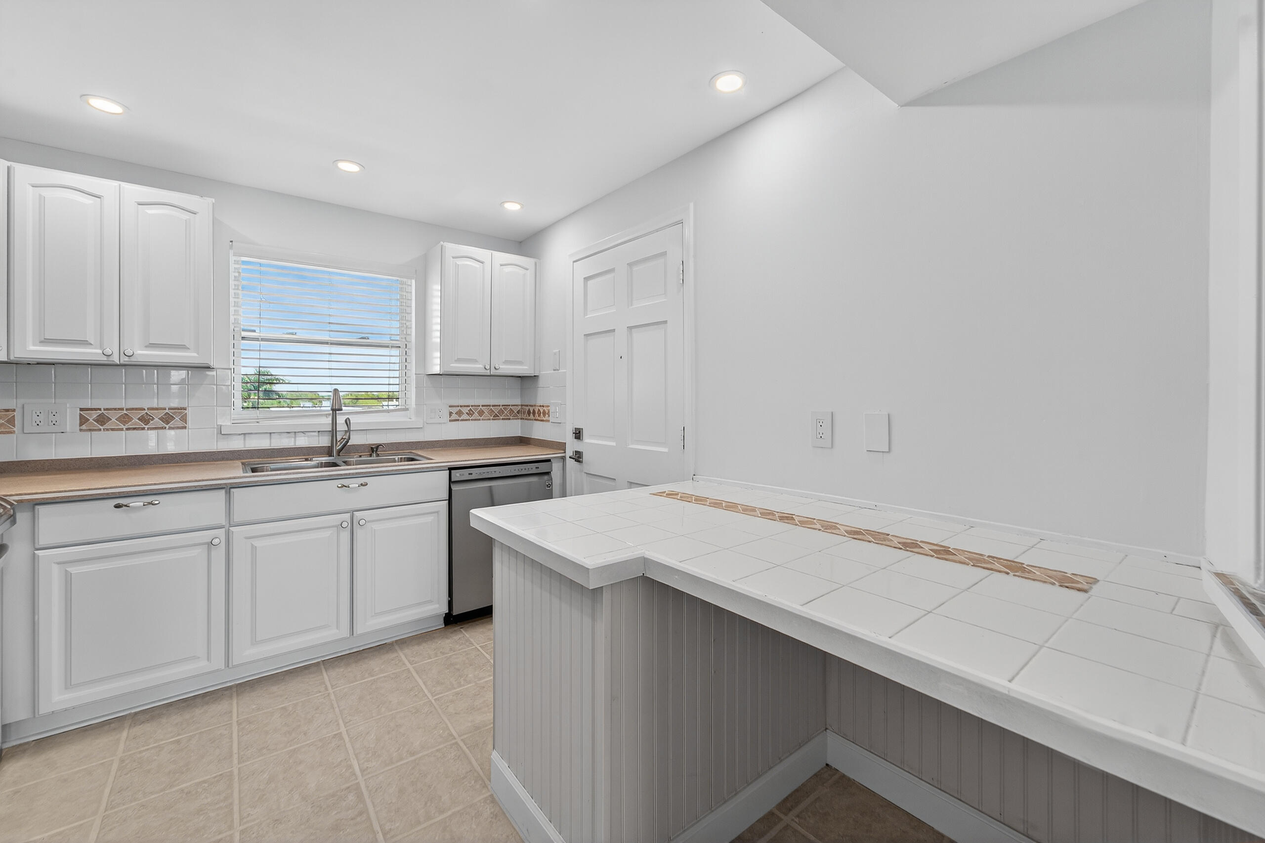 501 Lake Shore 503 Drive 503