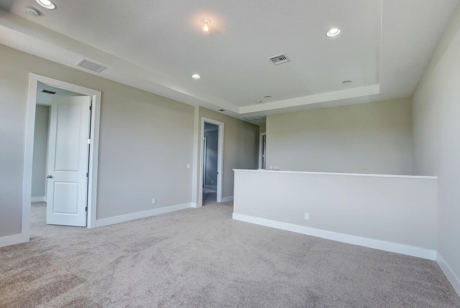 2102 Dickens Terrace