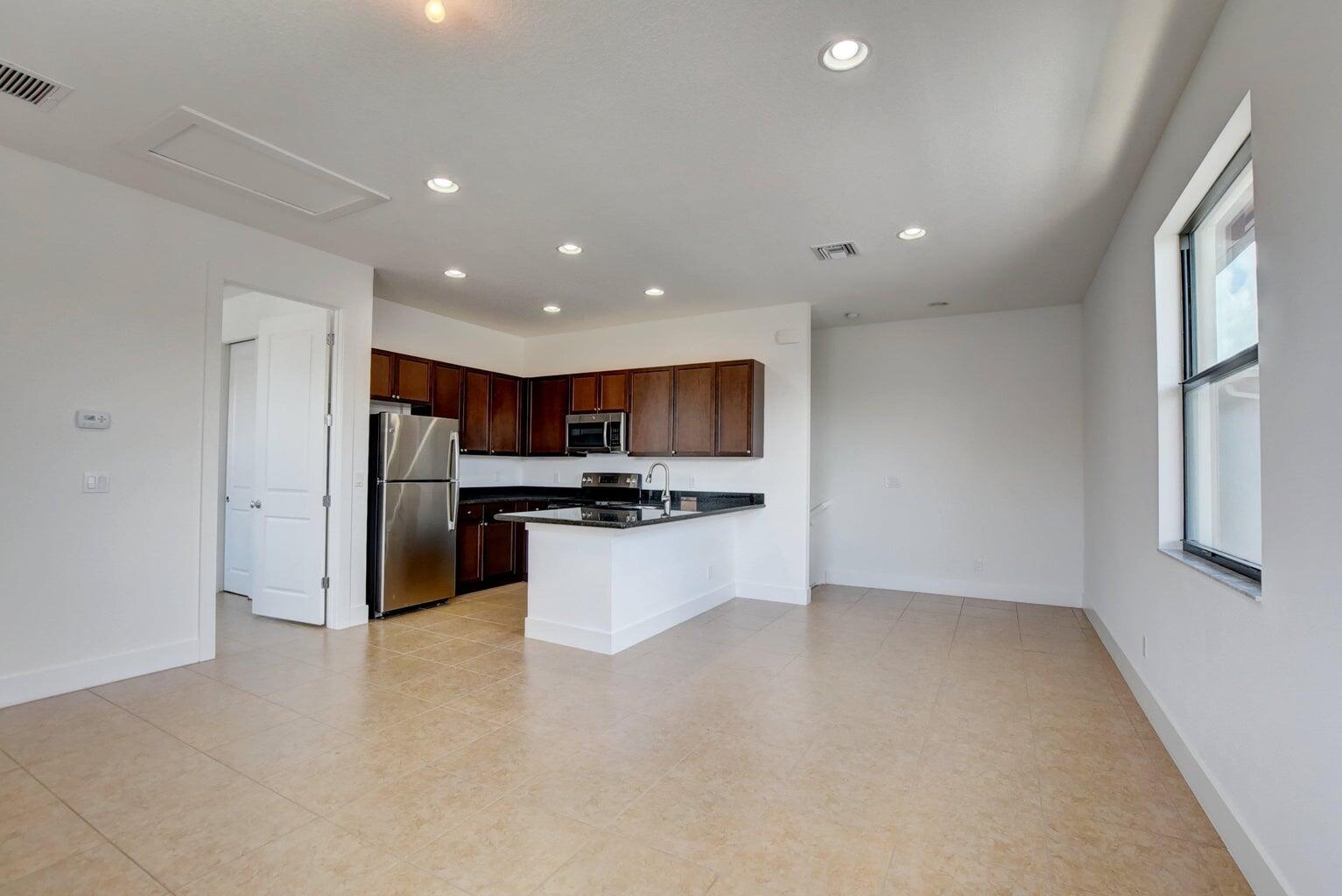 2102 Dickens Terrace