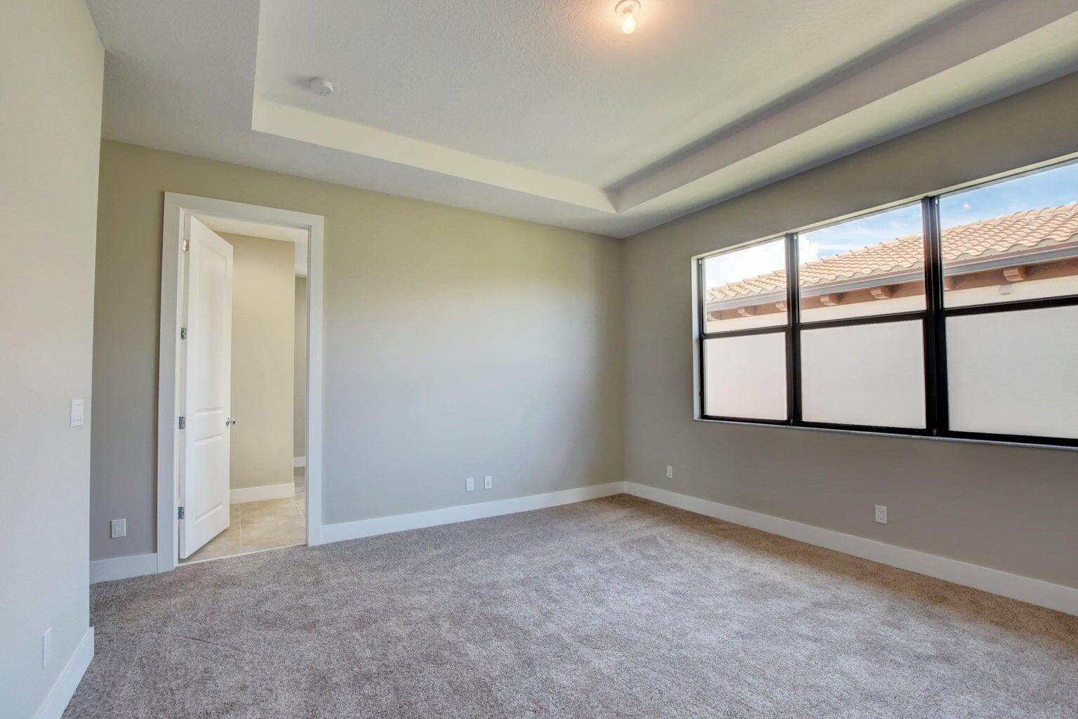 2102 Dickens Terrace