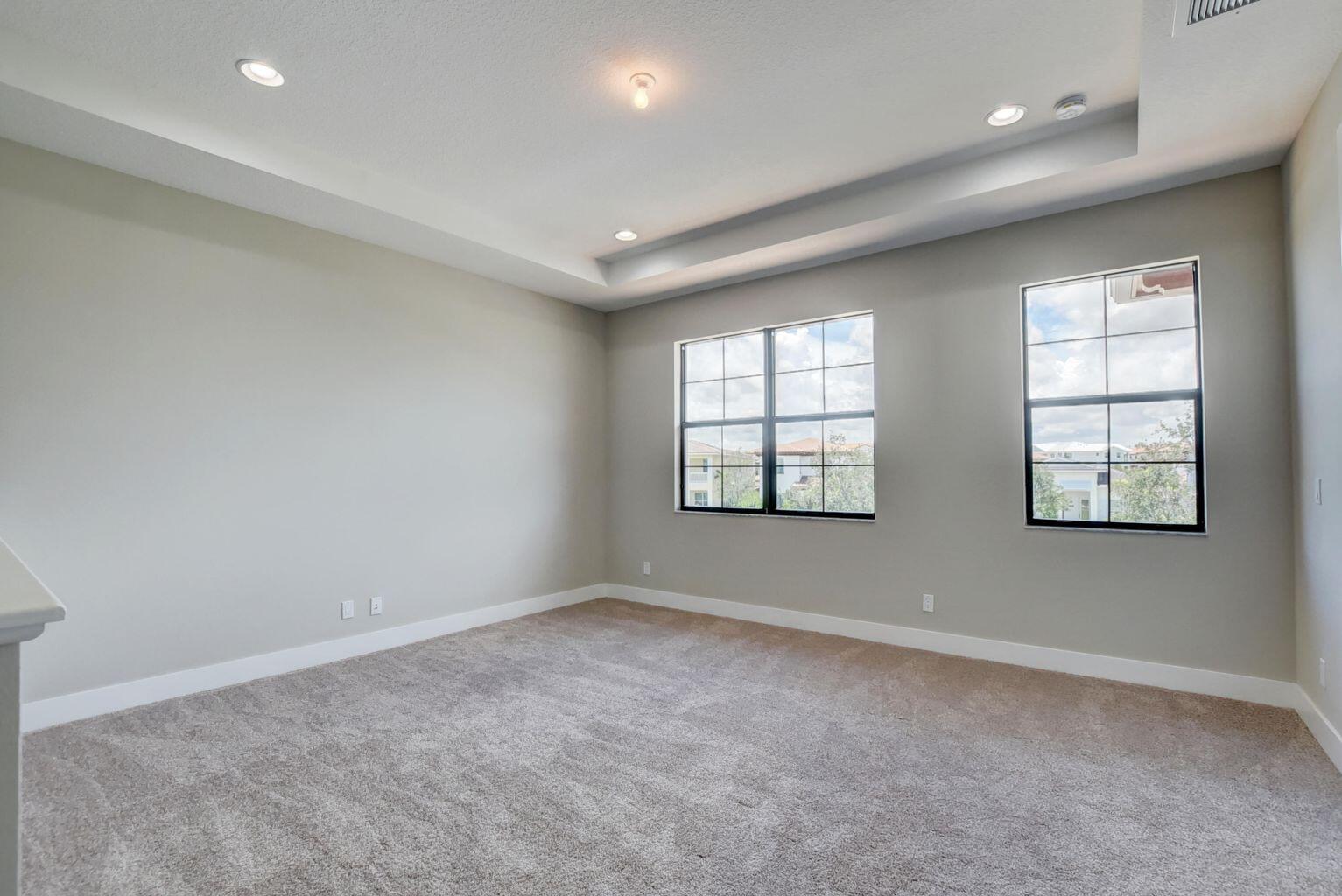 2102 Dickens Terrace