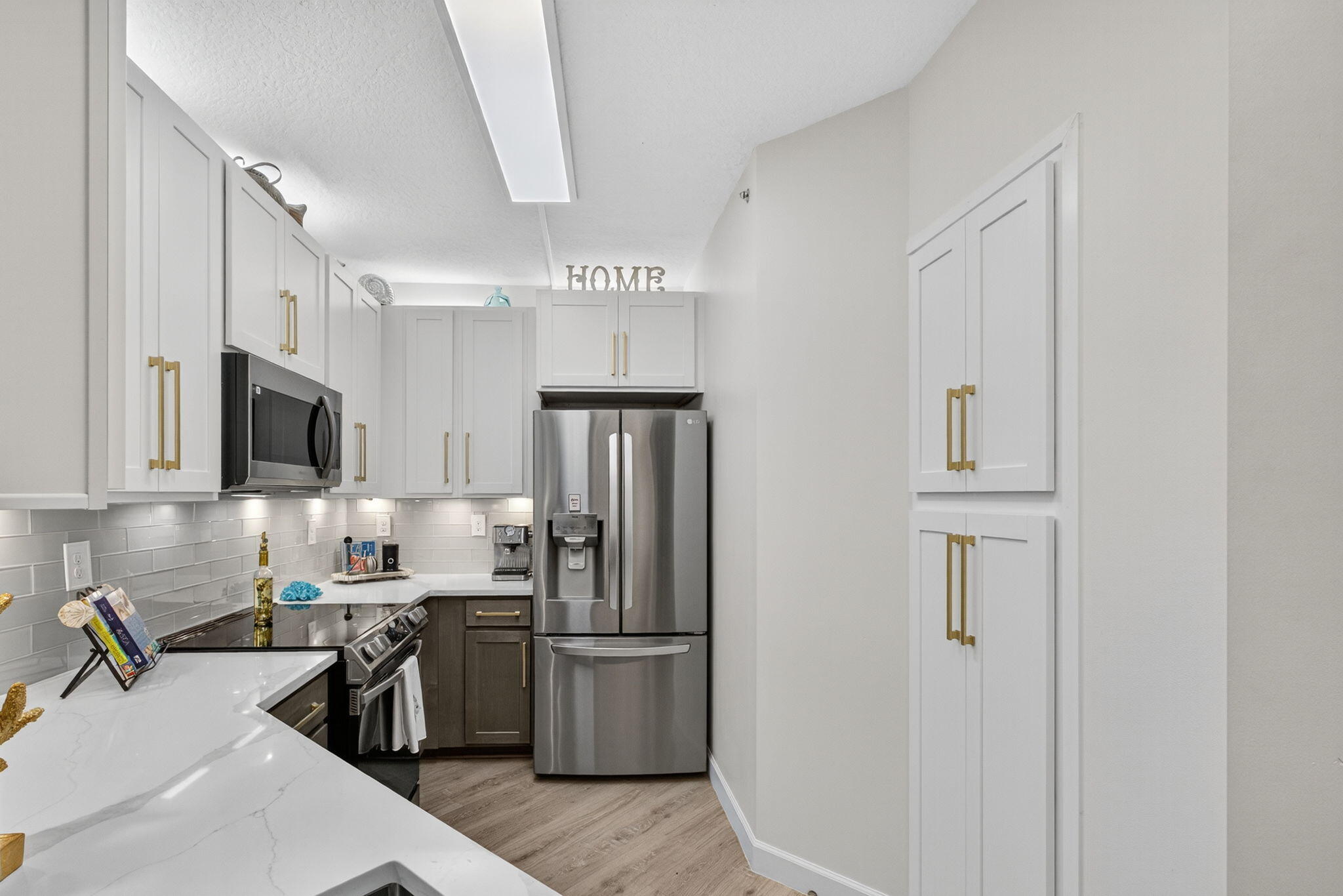 200 Uno Lago Drive 402