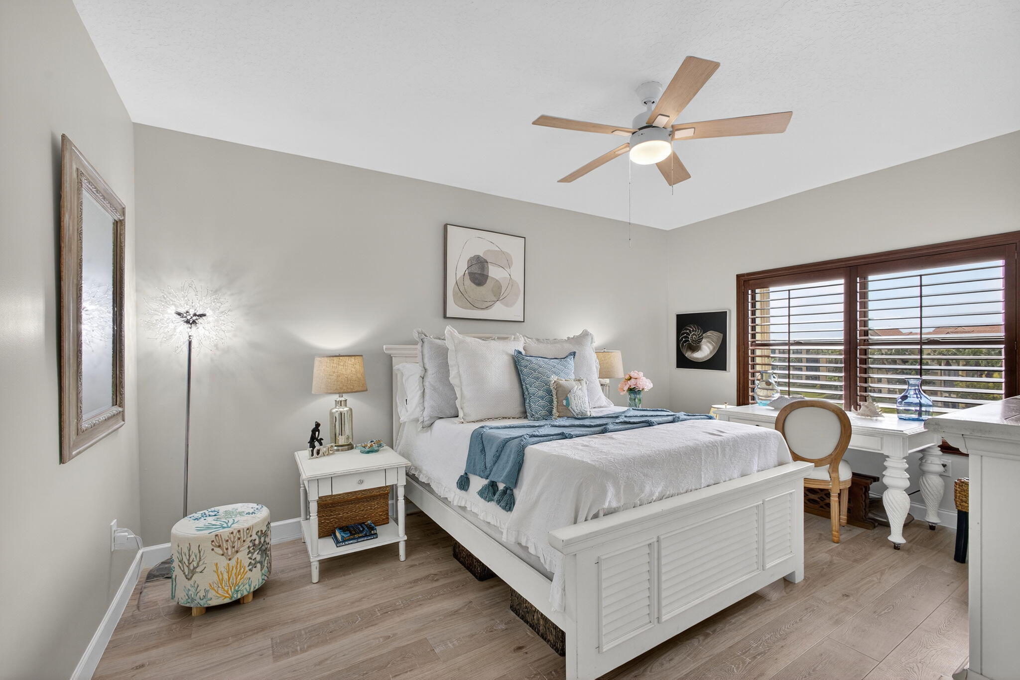 200 Uno Lago Drive 402