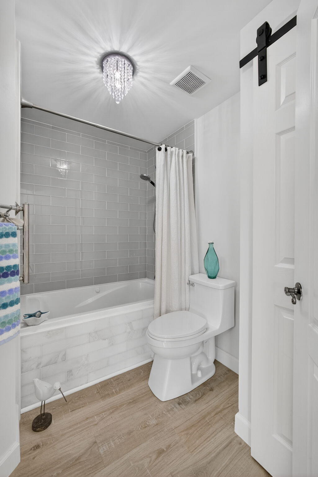 200 Uno Lago Drive 402