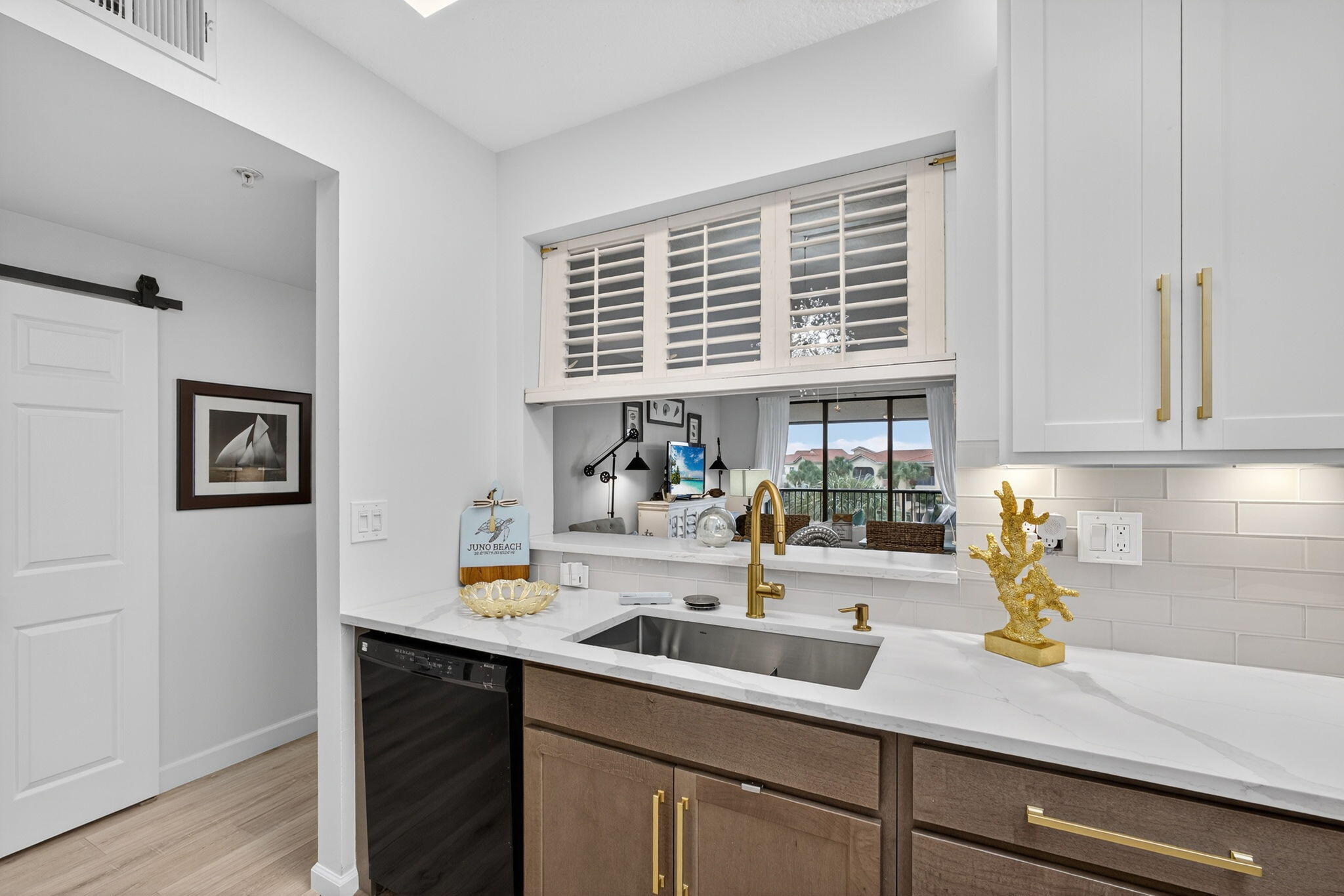 200 Uno Lago Drive 402