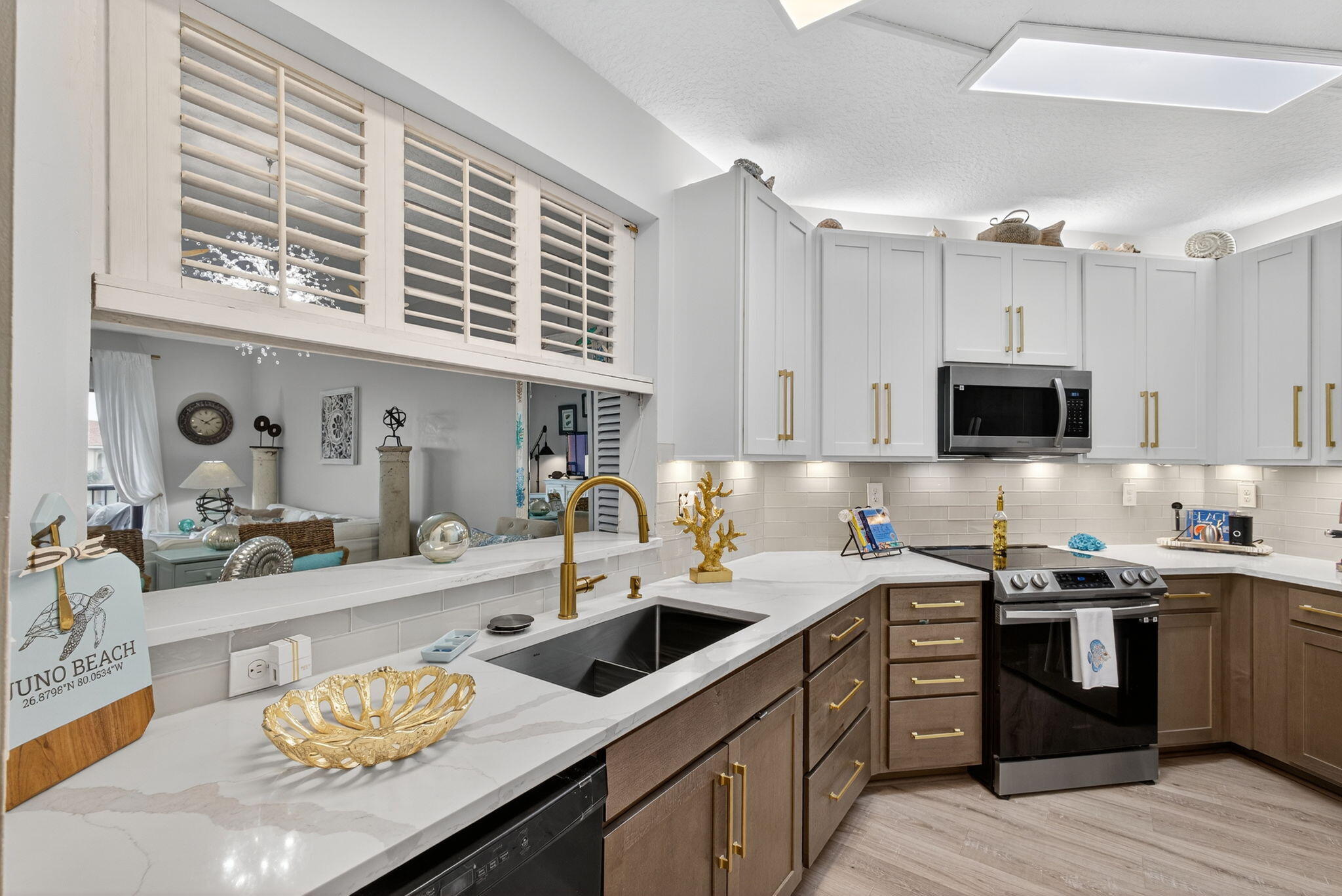200 Uno Lago Drive 402