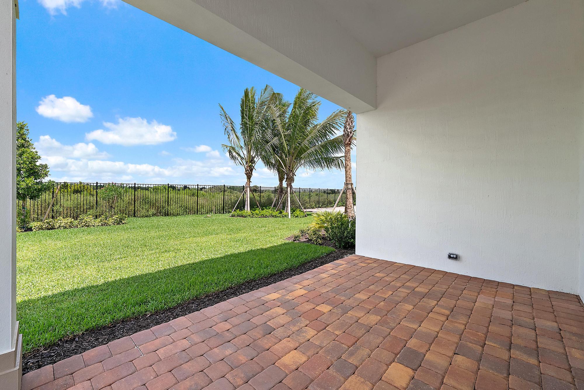 10724 Northbrook Circle