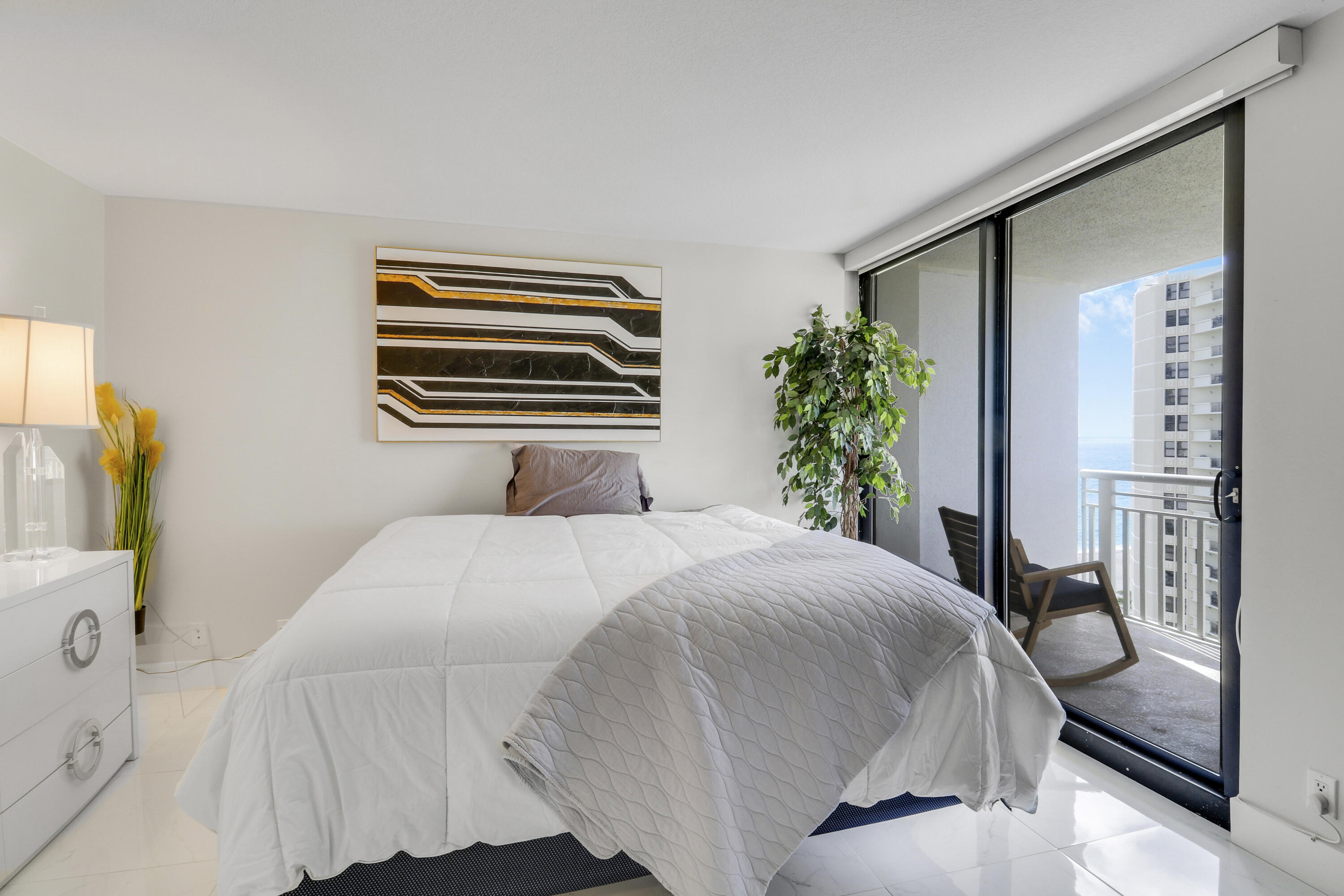 3000 N Ocean Drive 19h