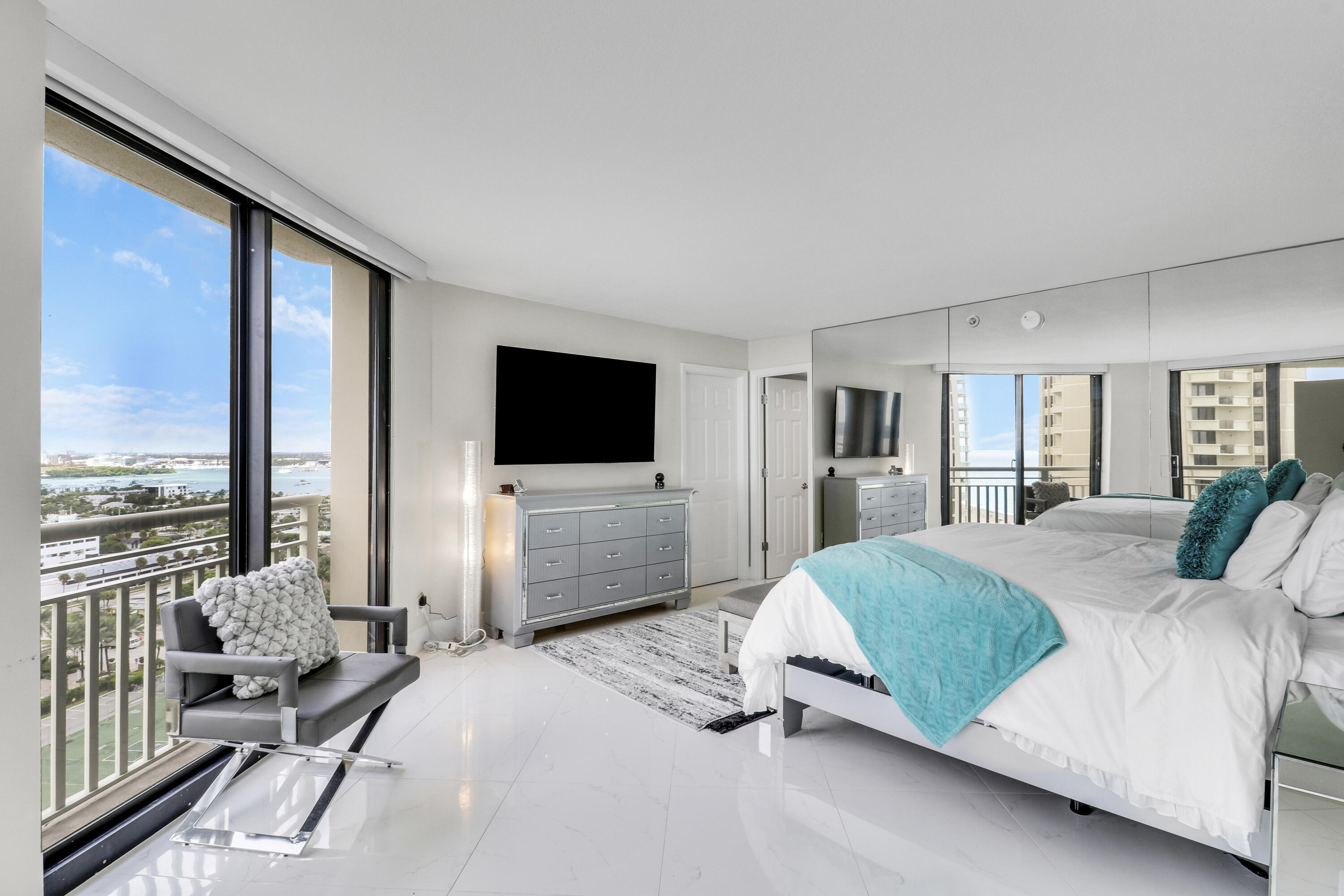 3000 N Ocean Drive 19h