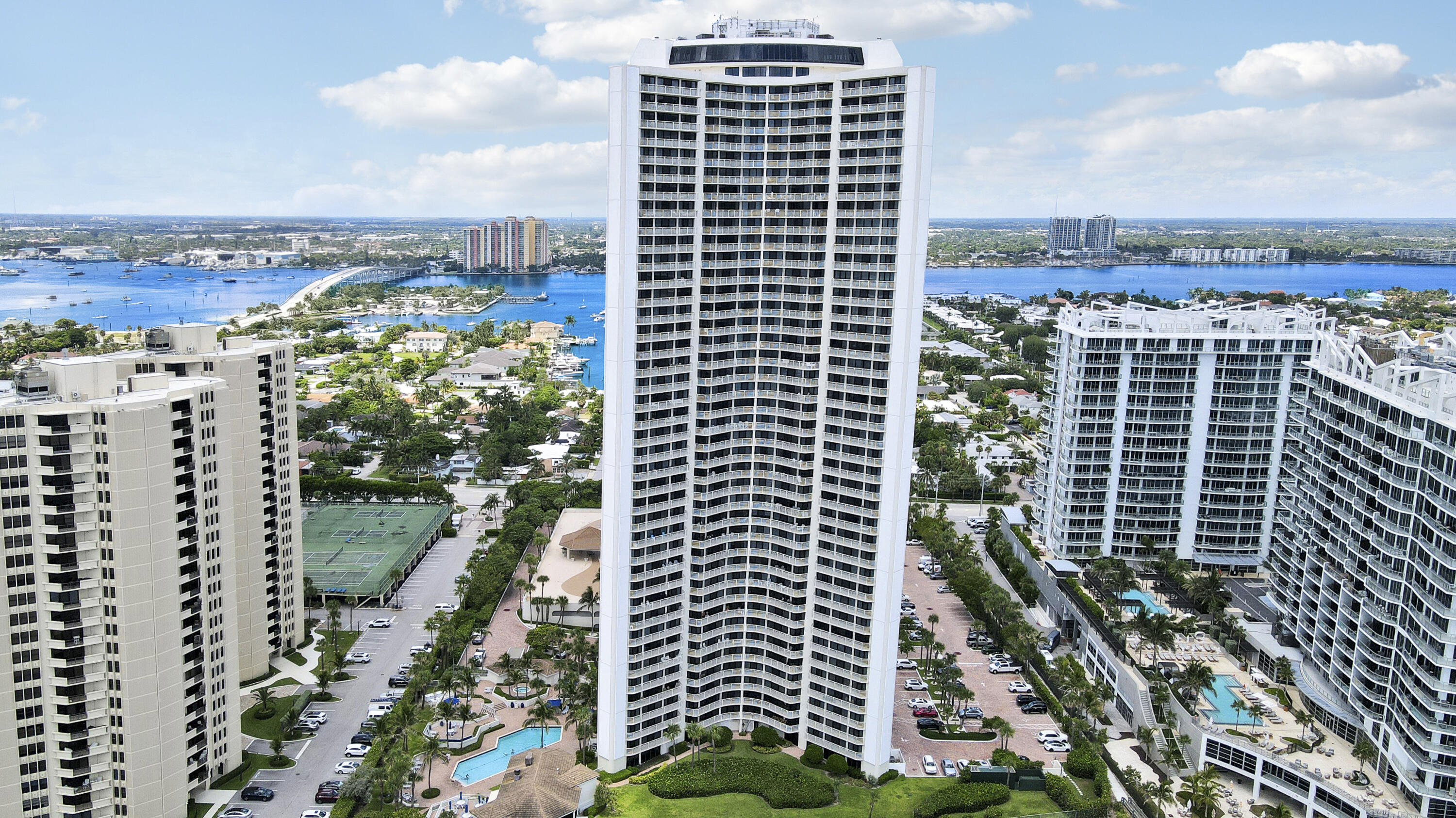 3000 N Ocean Drive 19h