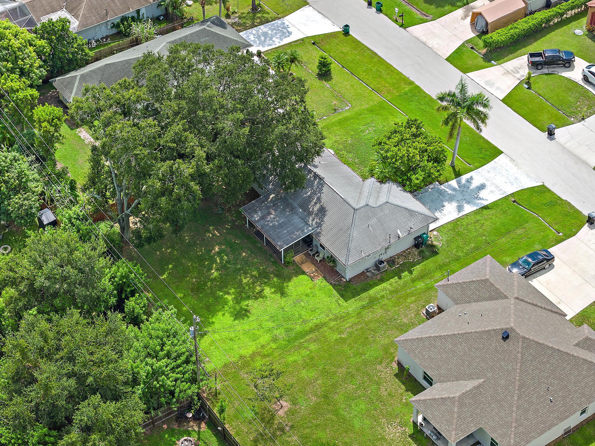 1433 SW San Esteban Avenue