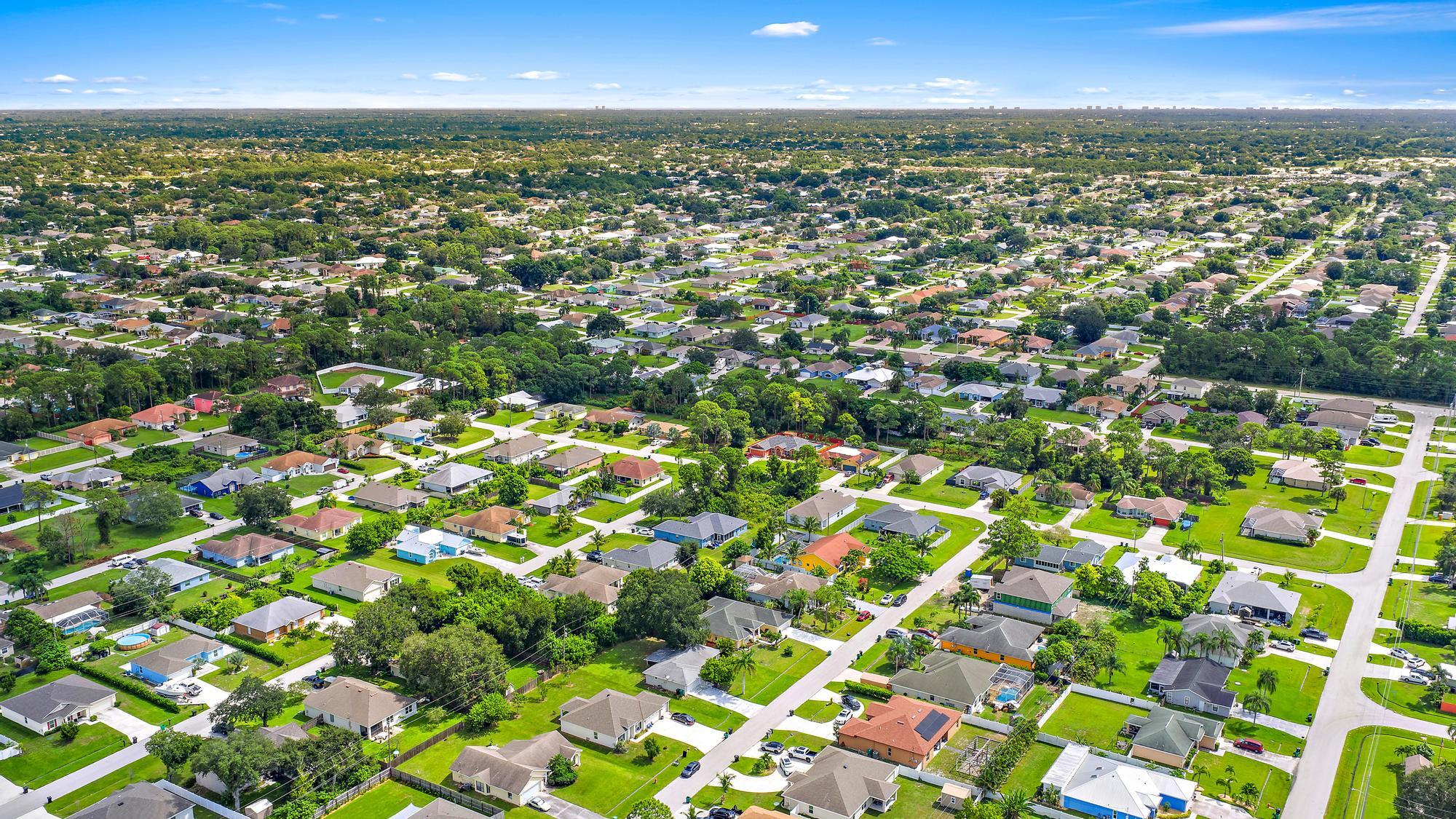 1433 SW San Esteban Avenue