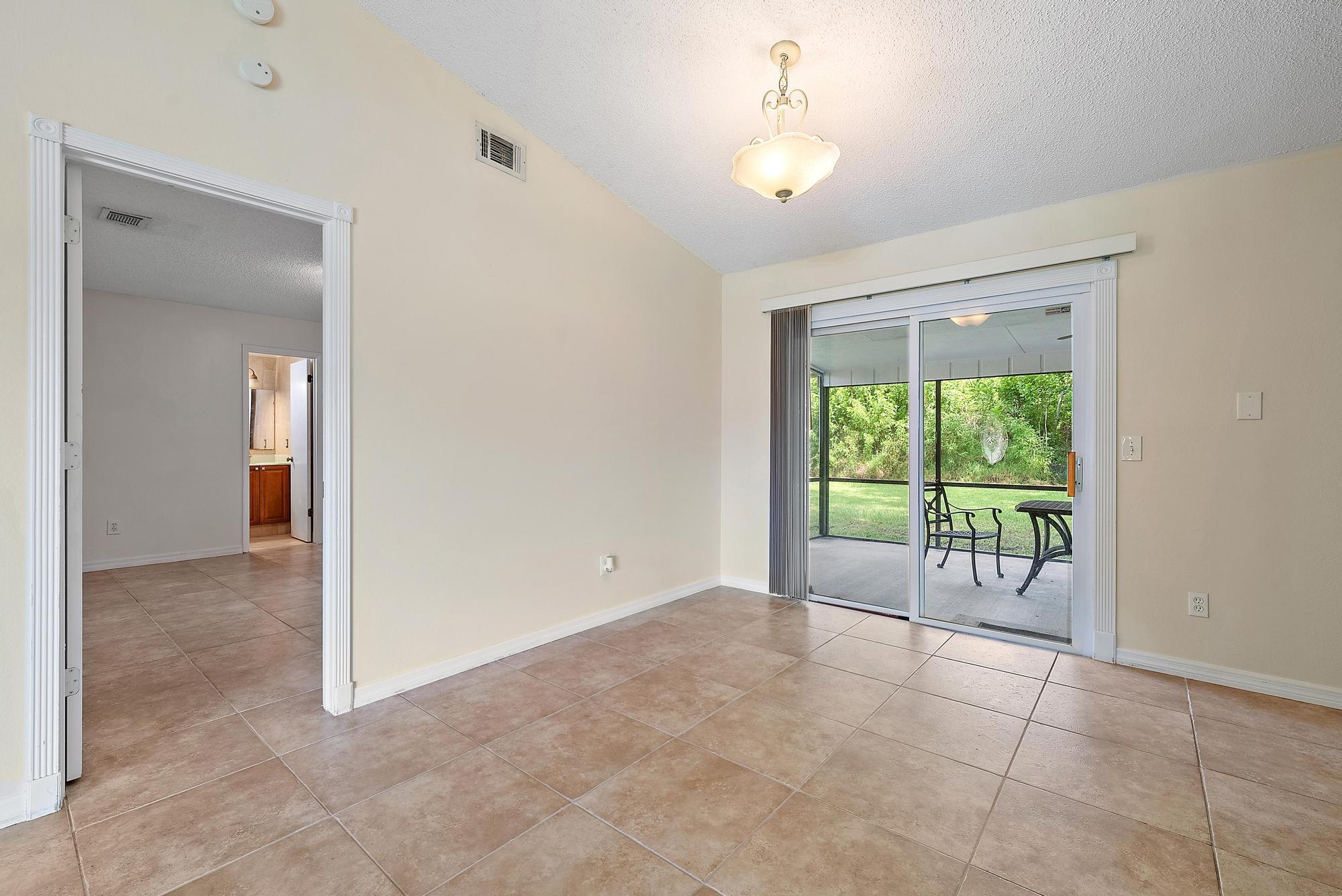 1433 SW San Esteban Avenue