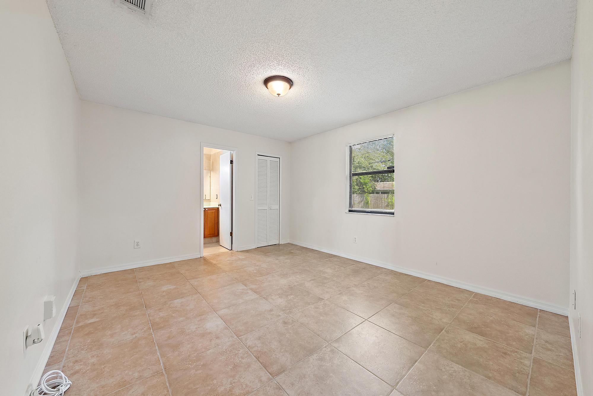 1433 SW San Esteban Avenue