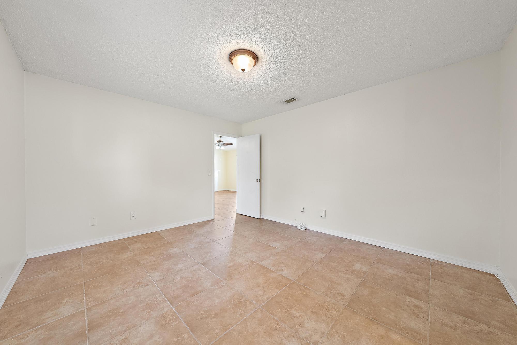 1433 SW San Esteban Avenue