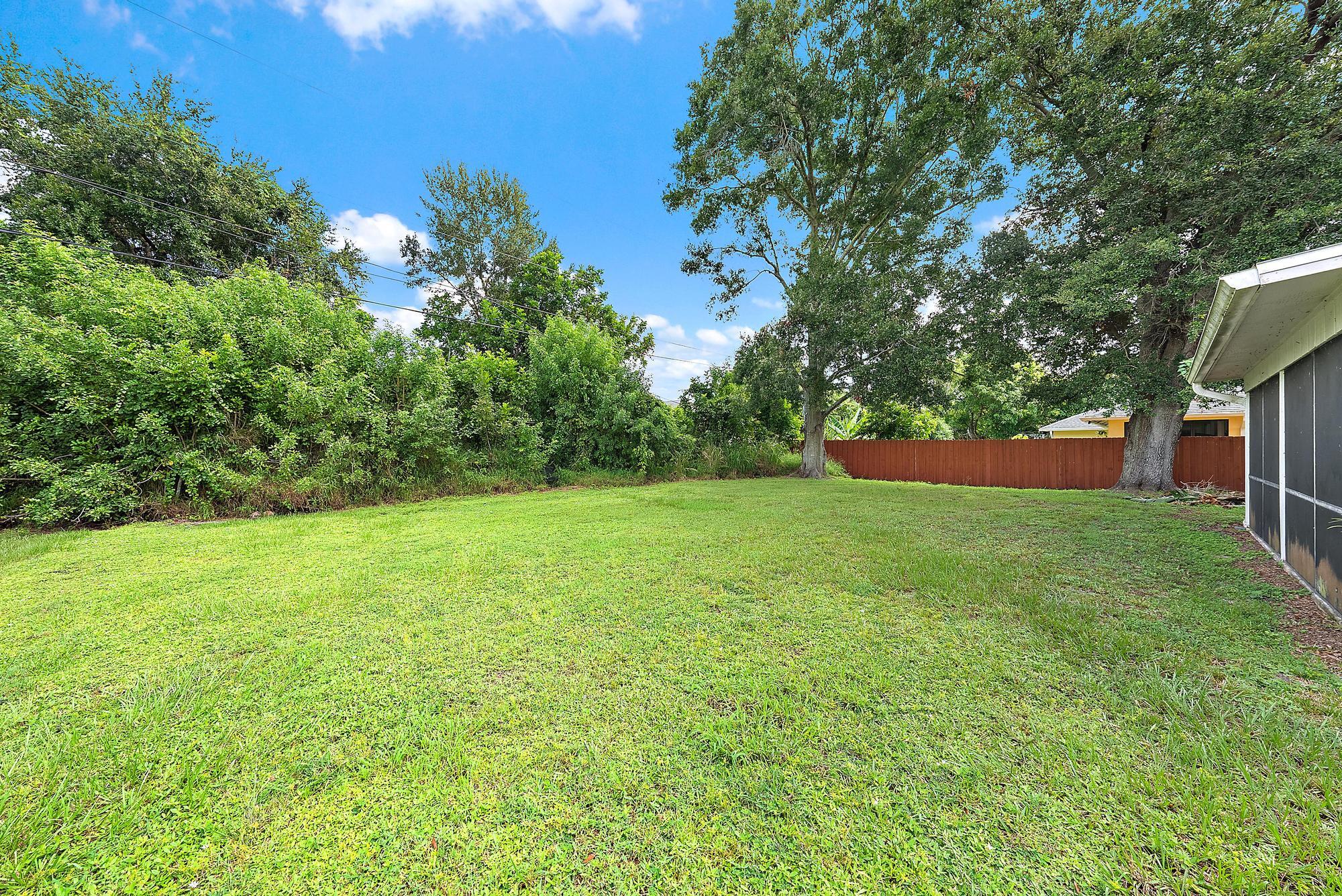 1433 SW San Esteban Avenue