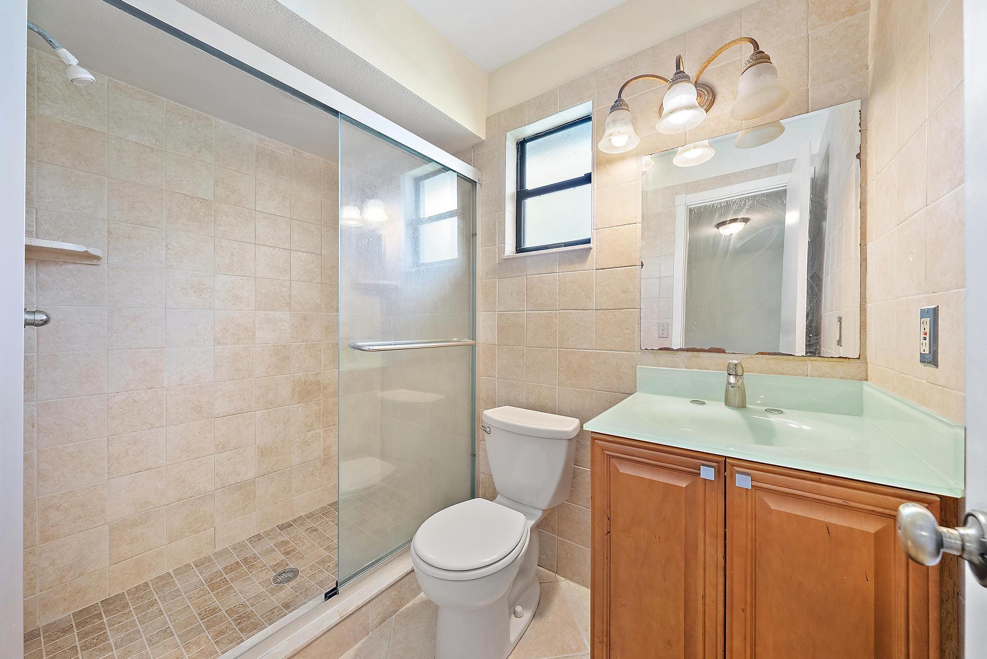 1433 SW San Esteban Avenue