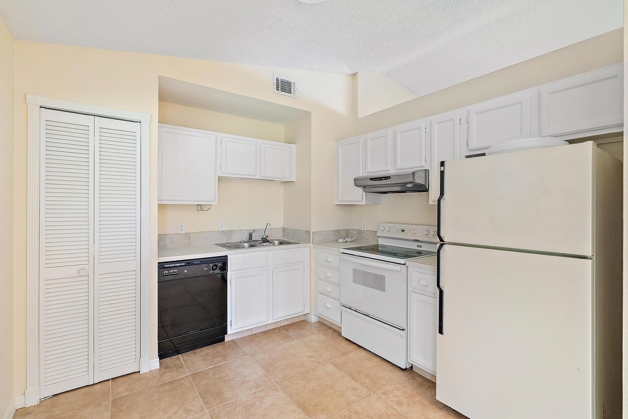 1433 SW San Esteban Avenue