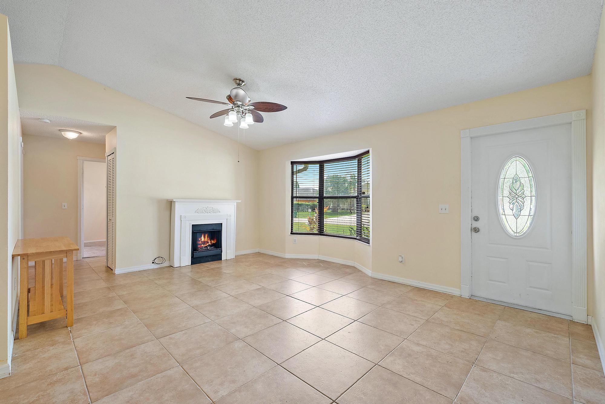 1433 SW San Esteban Avenue