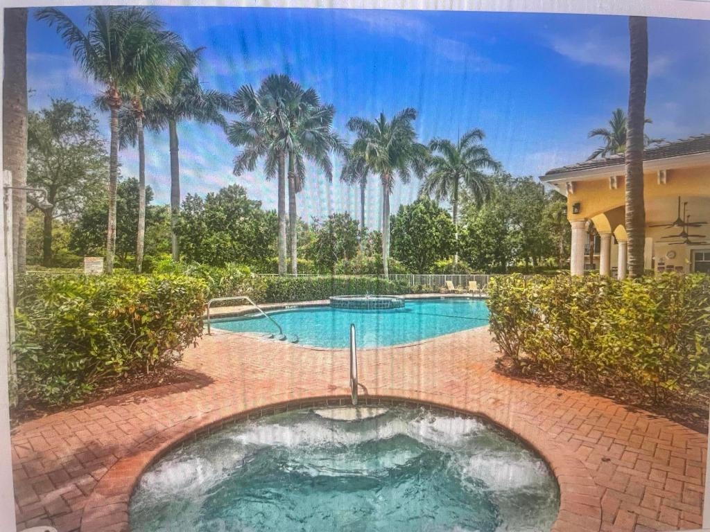 552 NW 39th Circle NW