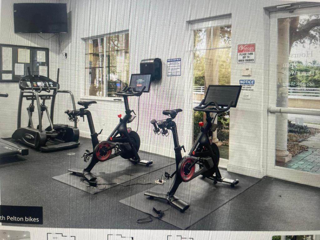 552 NW 39th Circle NW