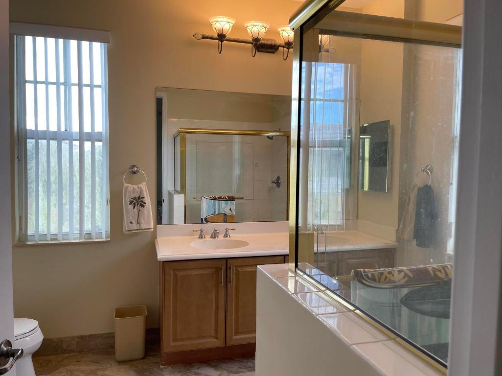 552 NW 39th Circle NW