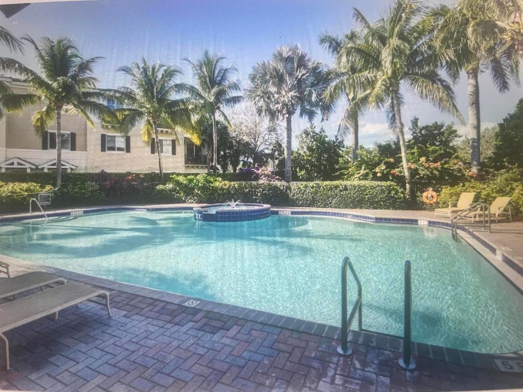 552 NW 39th Circle NW