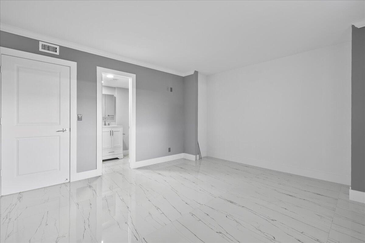 3040 Lake Shore Drive 101