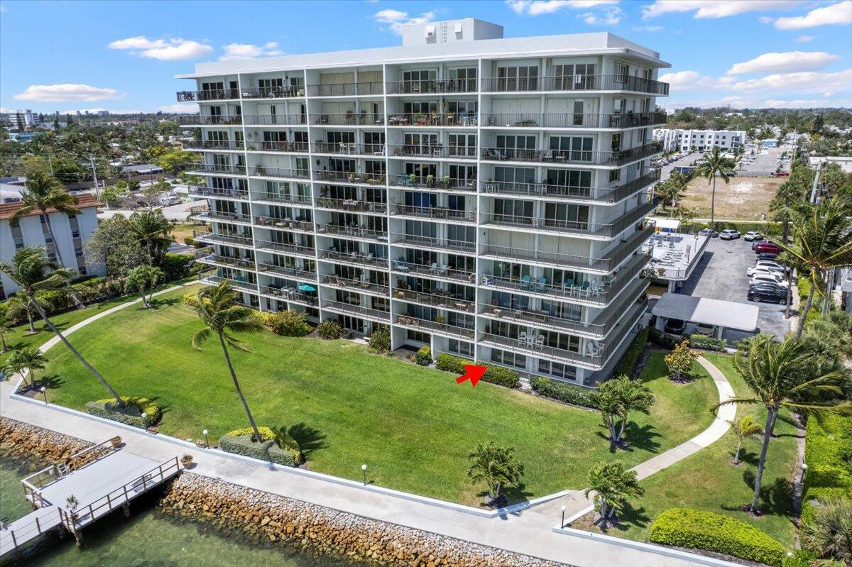 3040 Lake Shore Drive 101
