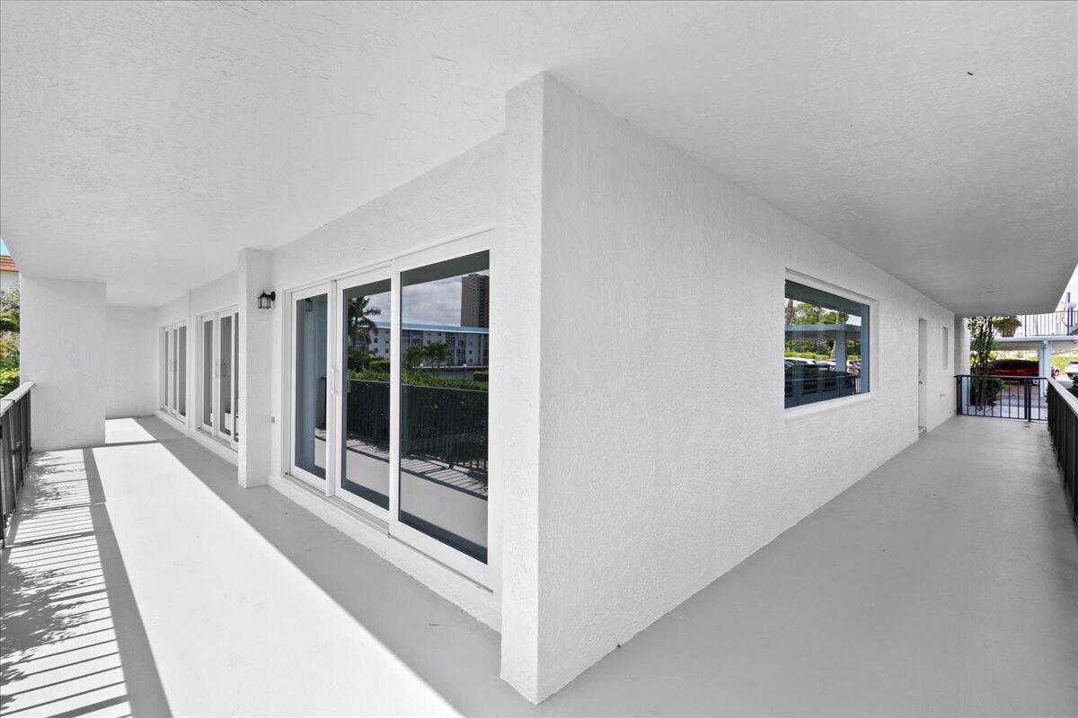 3040 Lake Shore Drive 101