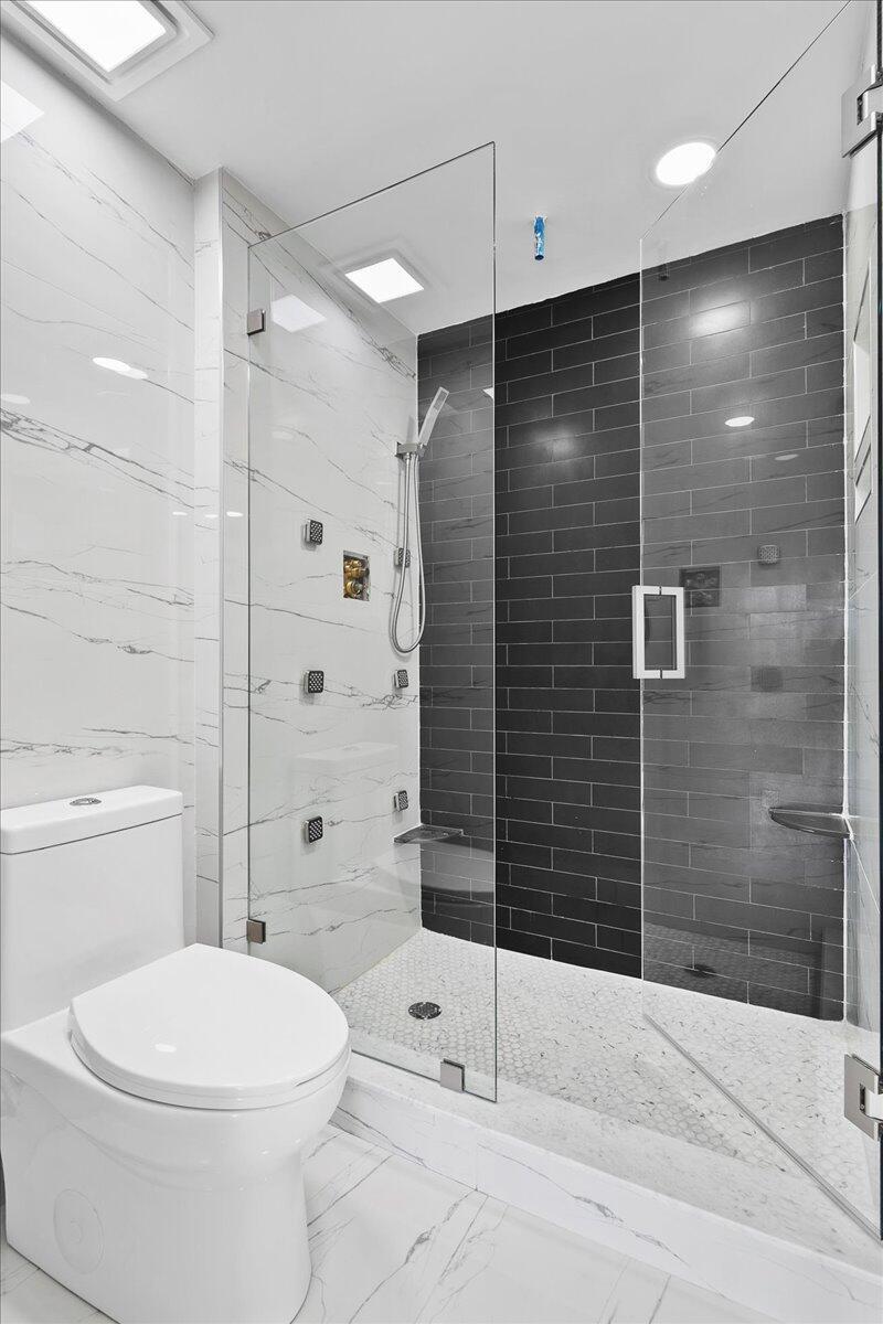 3040 Lake Shore Drive 101