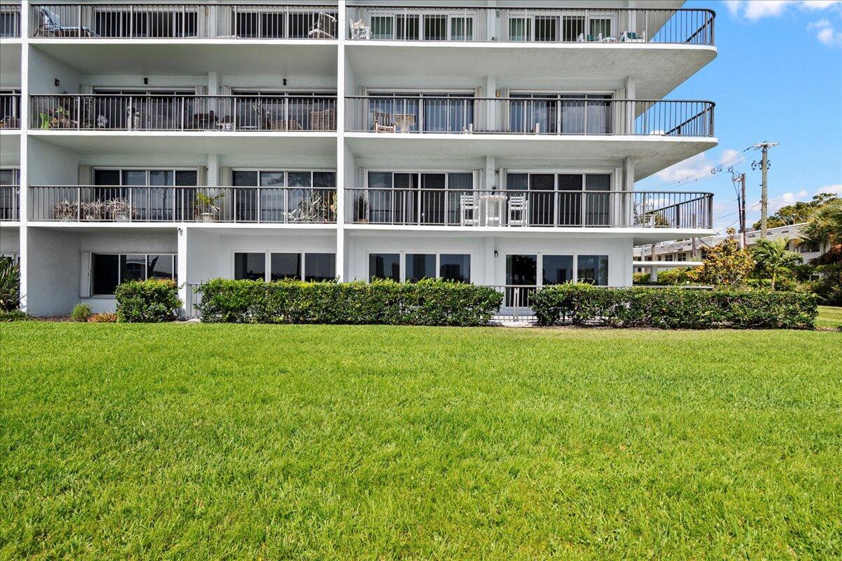 3040 Lake Shore Drive 101