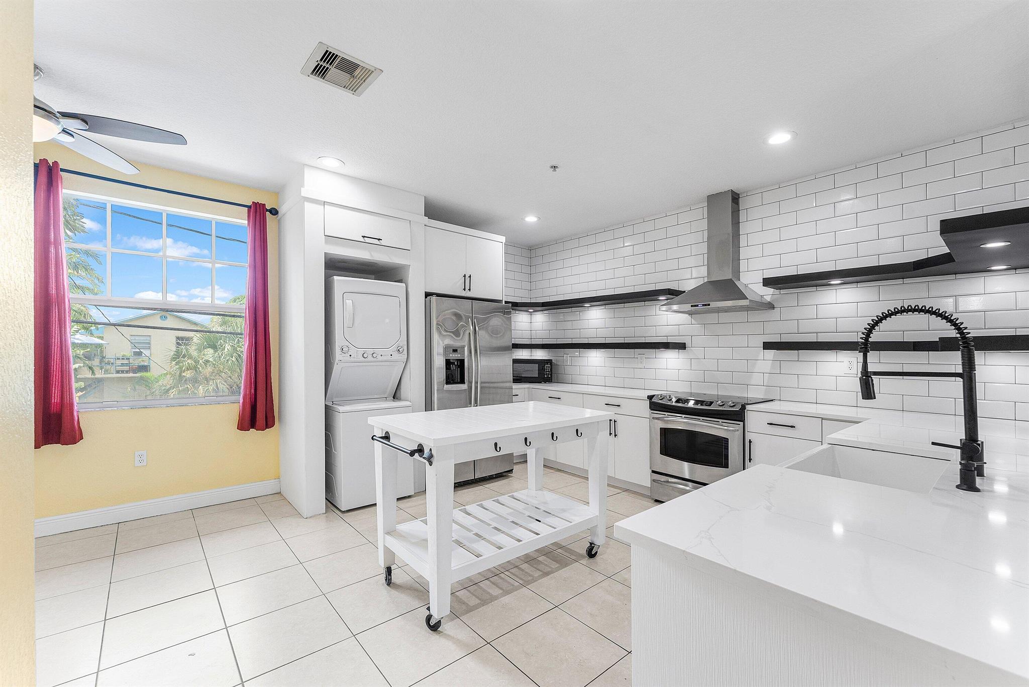 219 N L Street 107