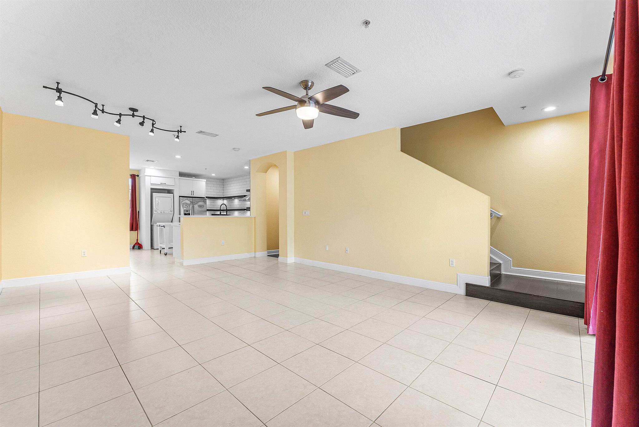 219 N L Street 107