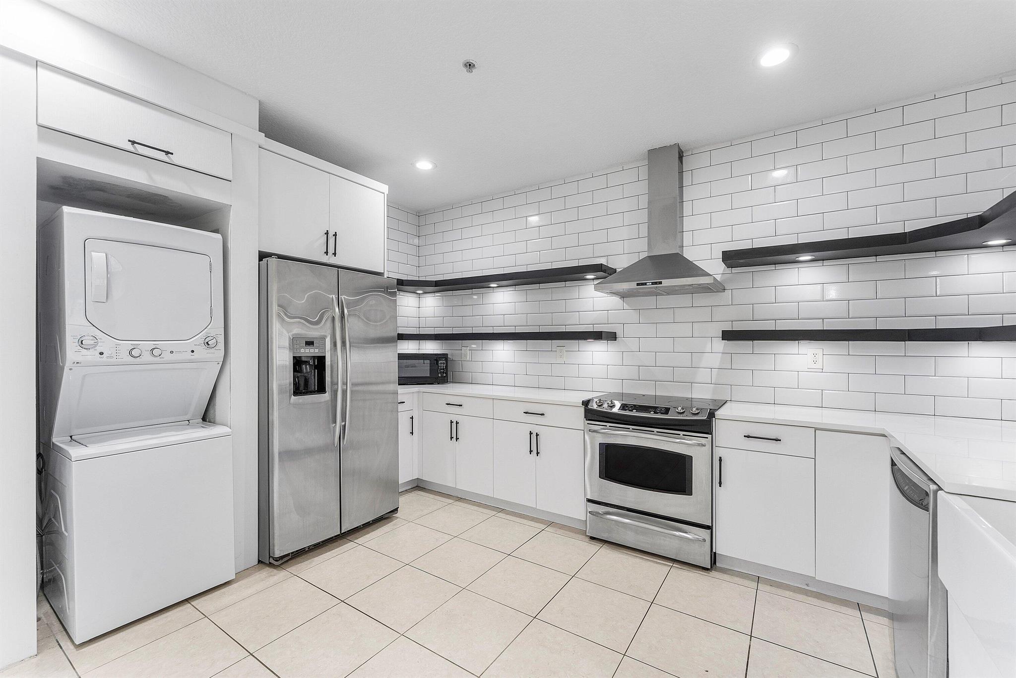 219 N L Street 107