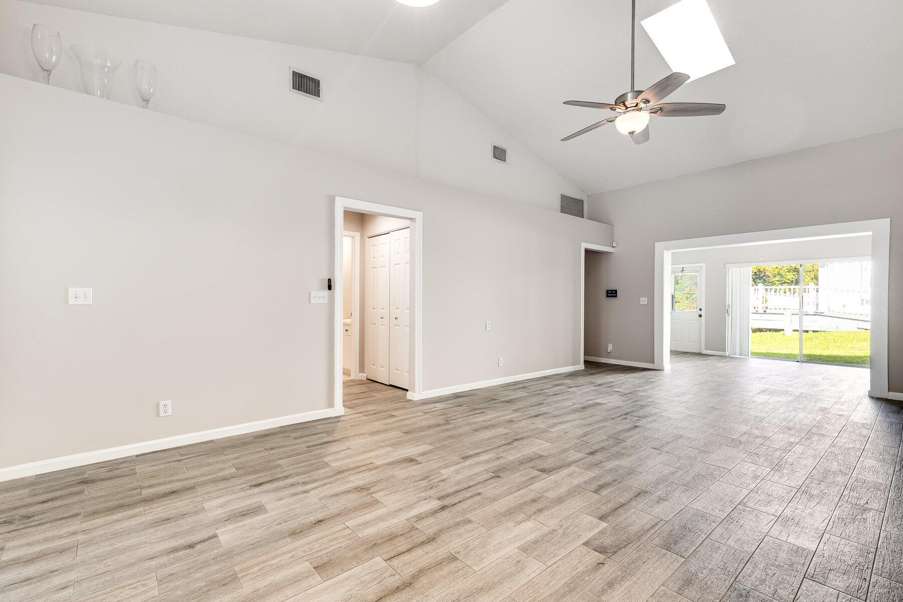 11036 SE Sea Pines Circle