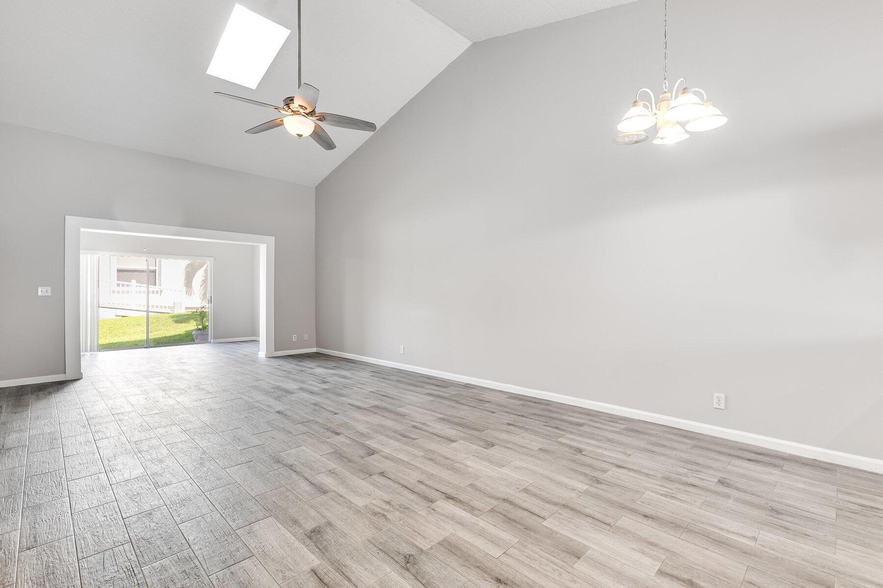 11036 SE Sea Pines Circle