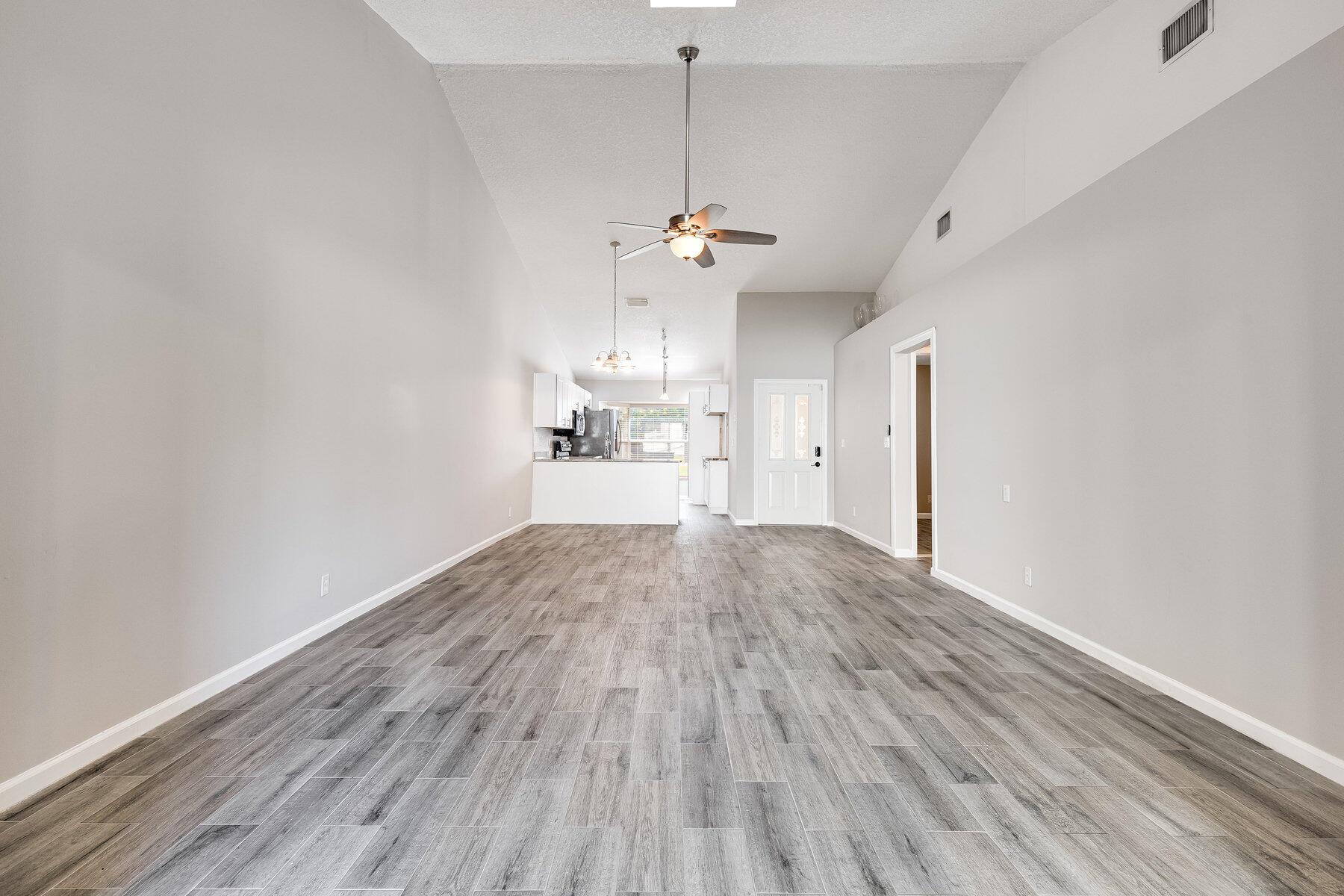 11036 SE Sea Pines Circle