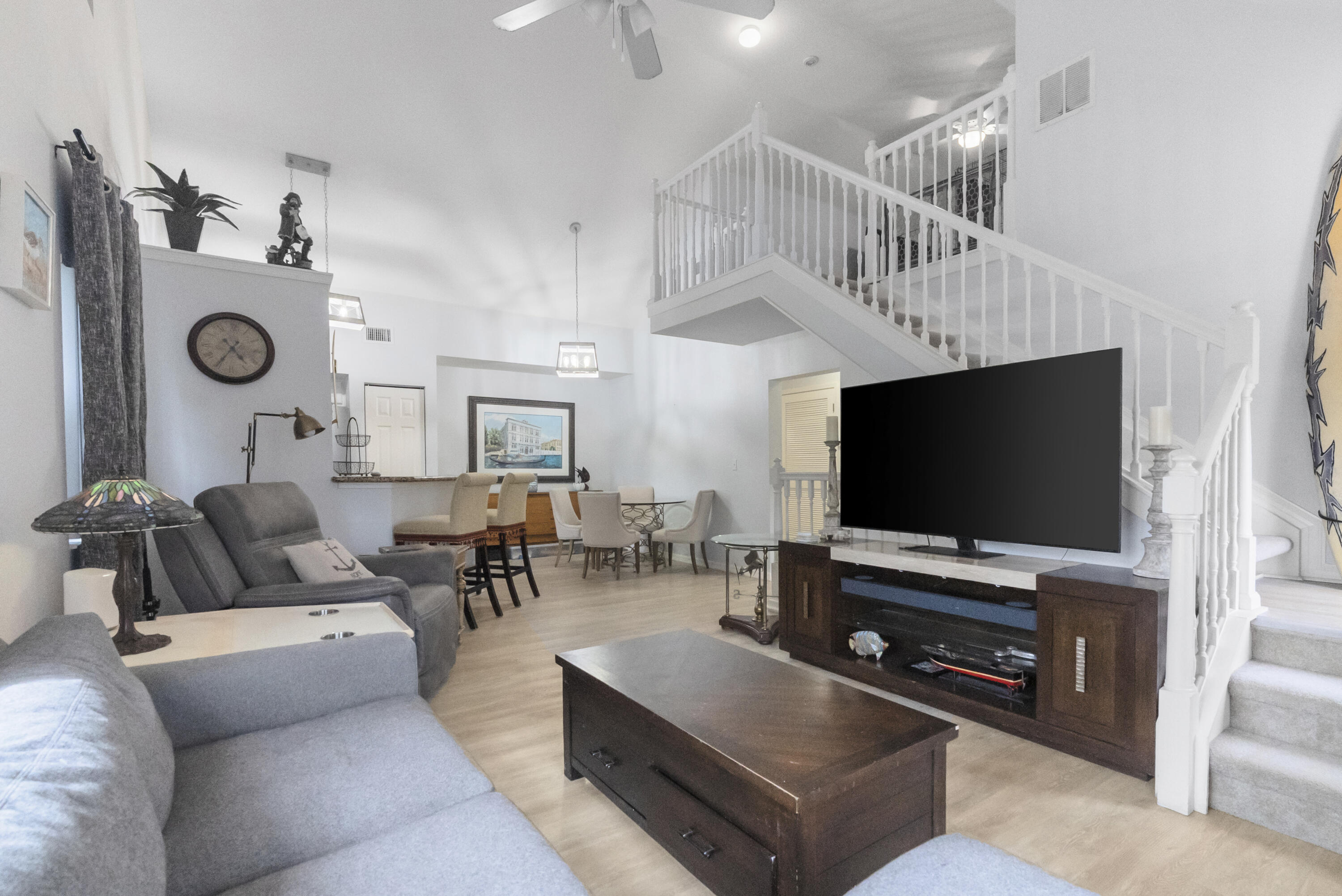1581 SE Pomeroy Street 8-2
