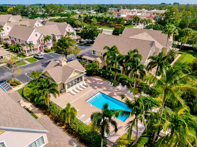 1581 SE Pomeroy Street 8-2