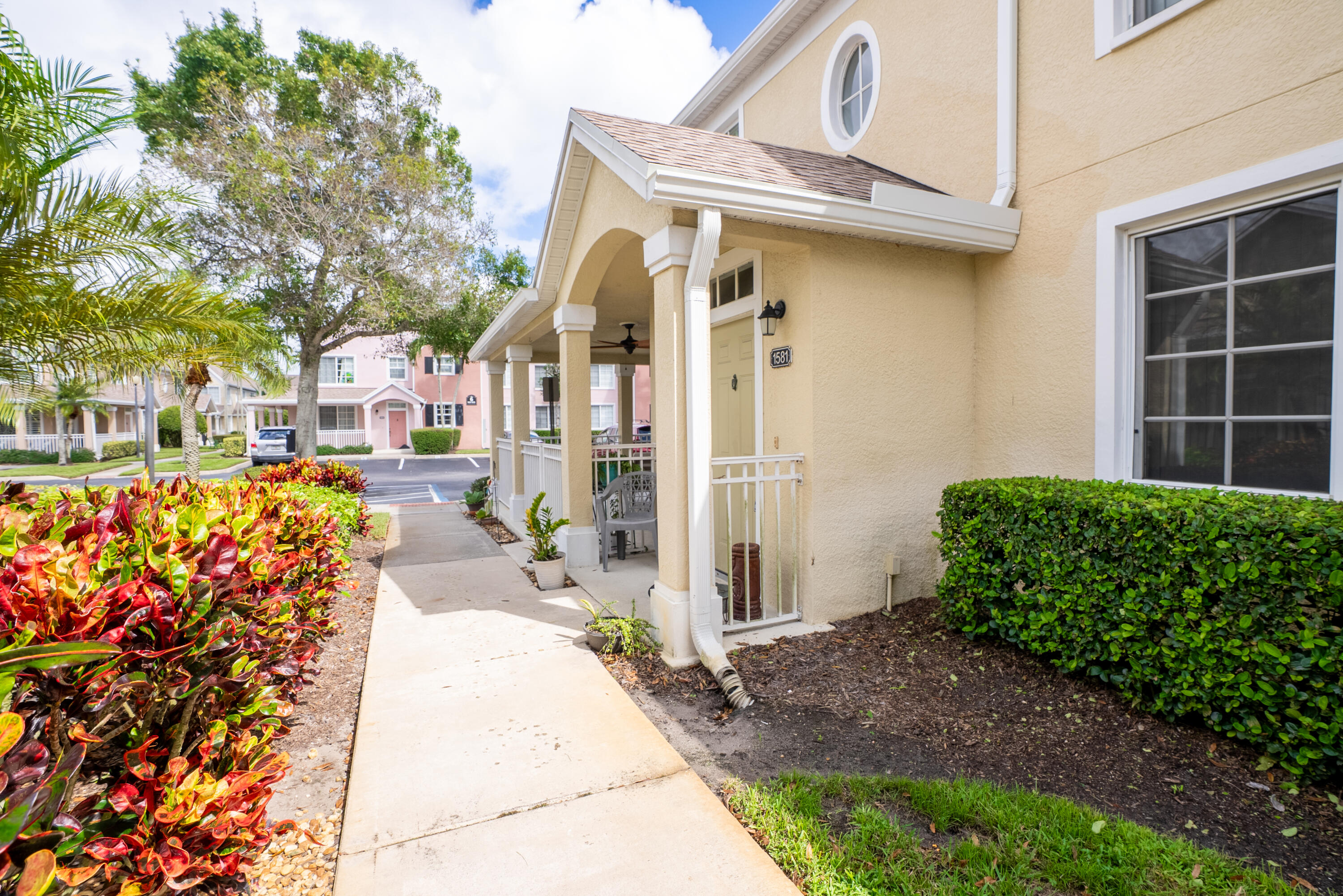 1581 SE Pomeroy Street 8-2