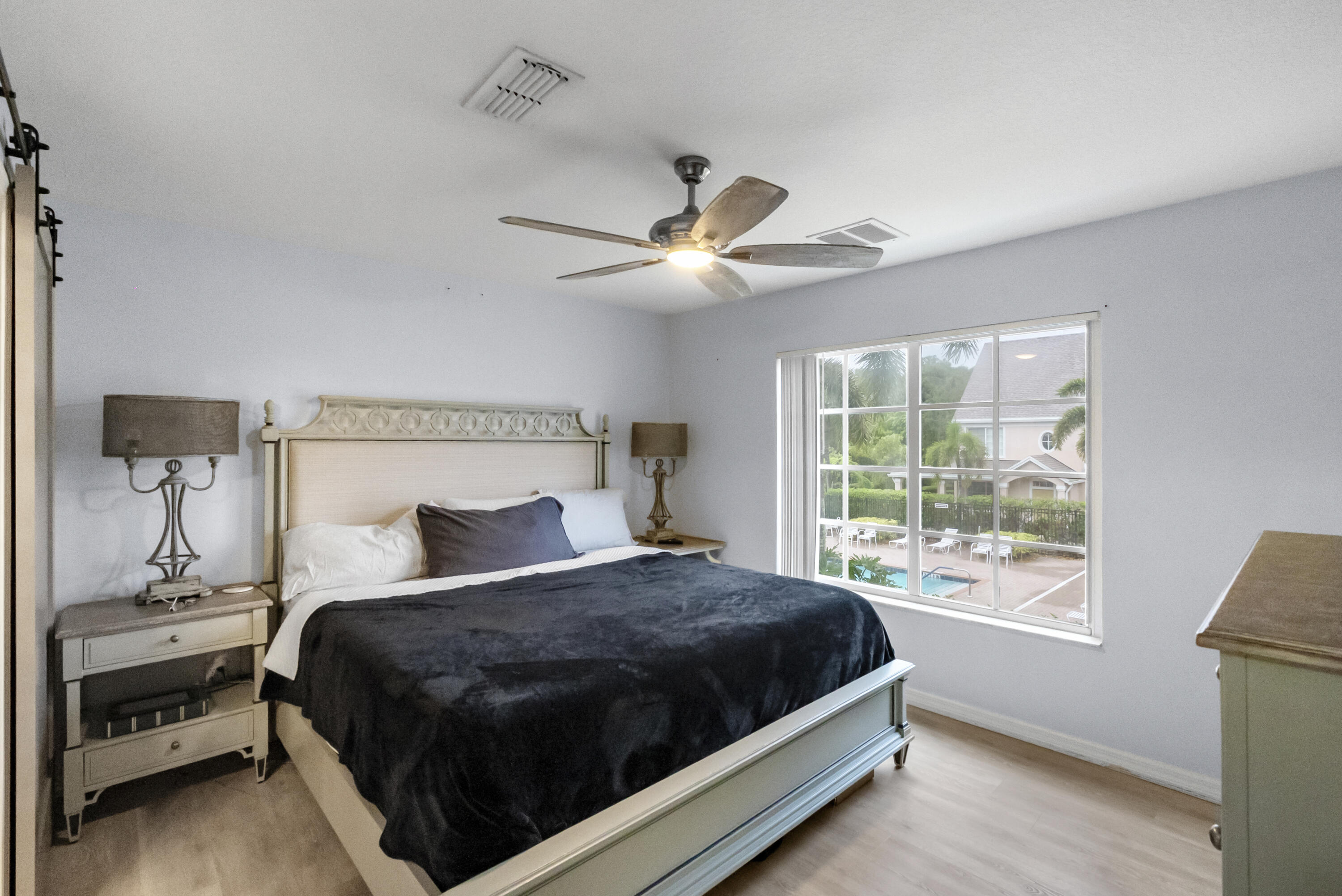 1581 SE Pomeroy Street 8-2