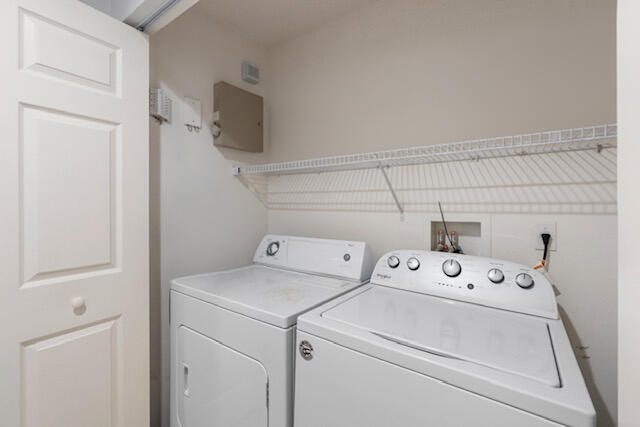 1581 SE Pomeroy Street 8-2