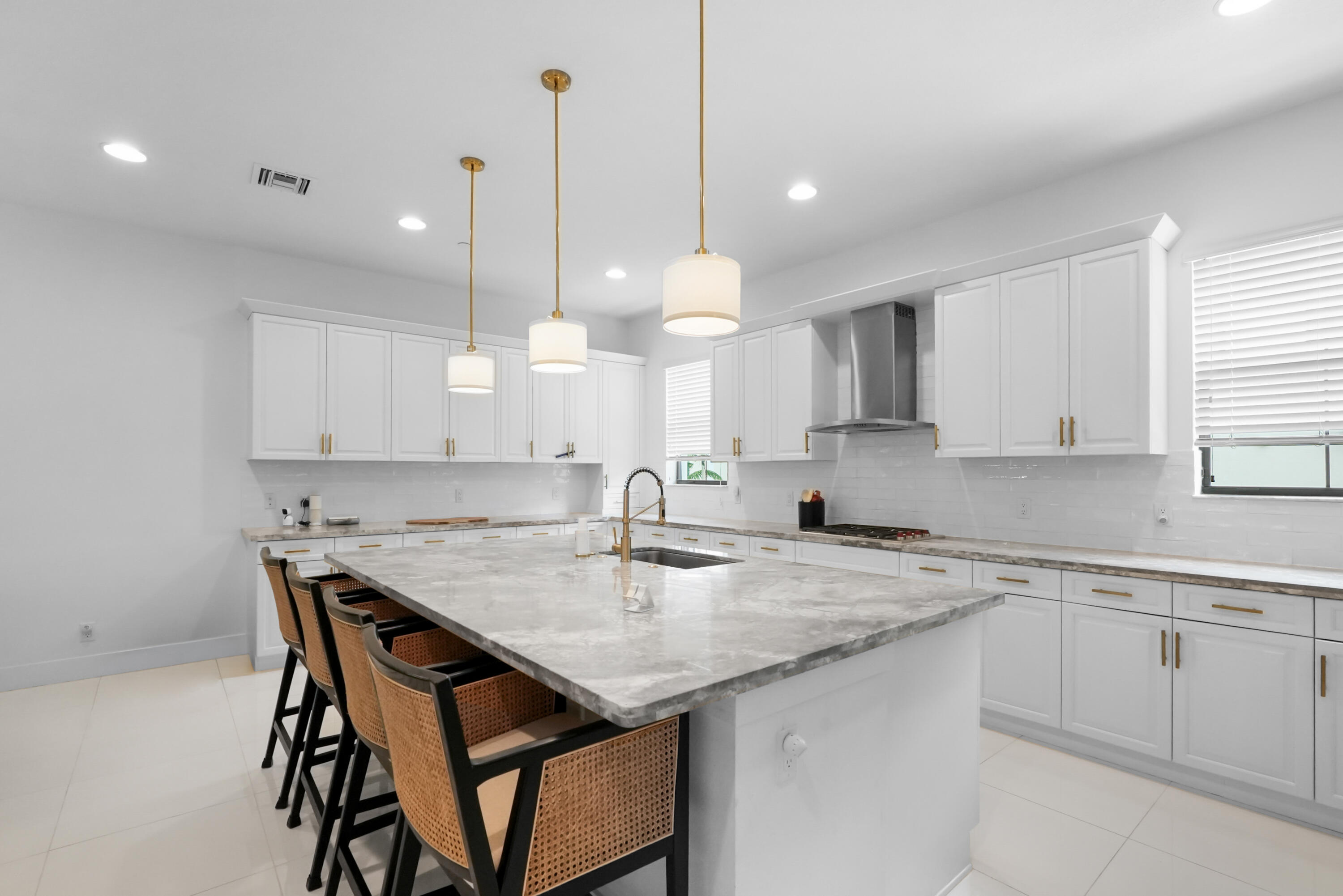 13368 Alton Road